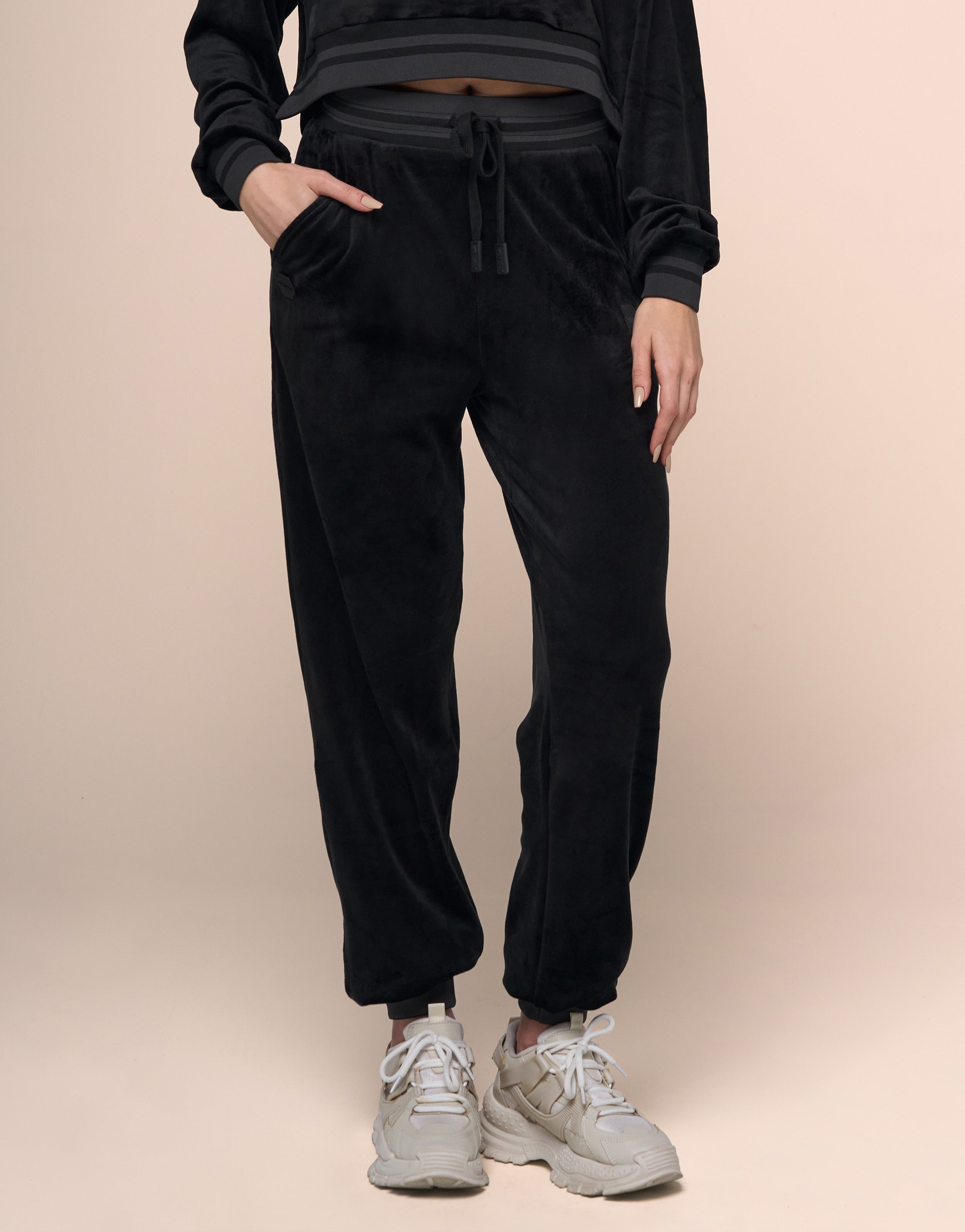 LEGEND BLACK JOGGER