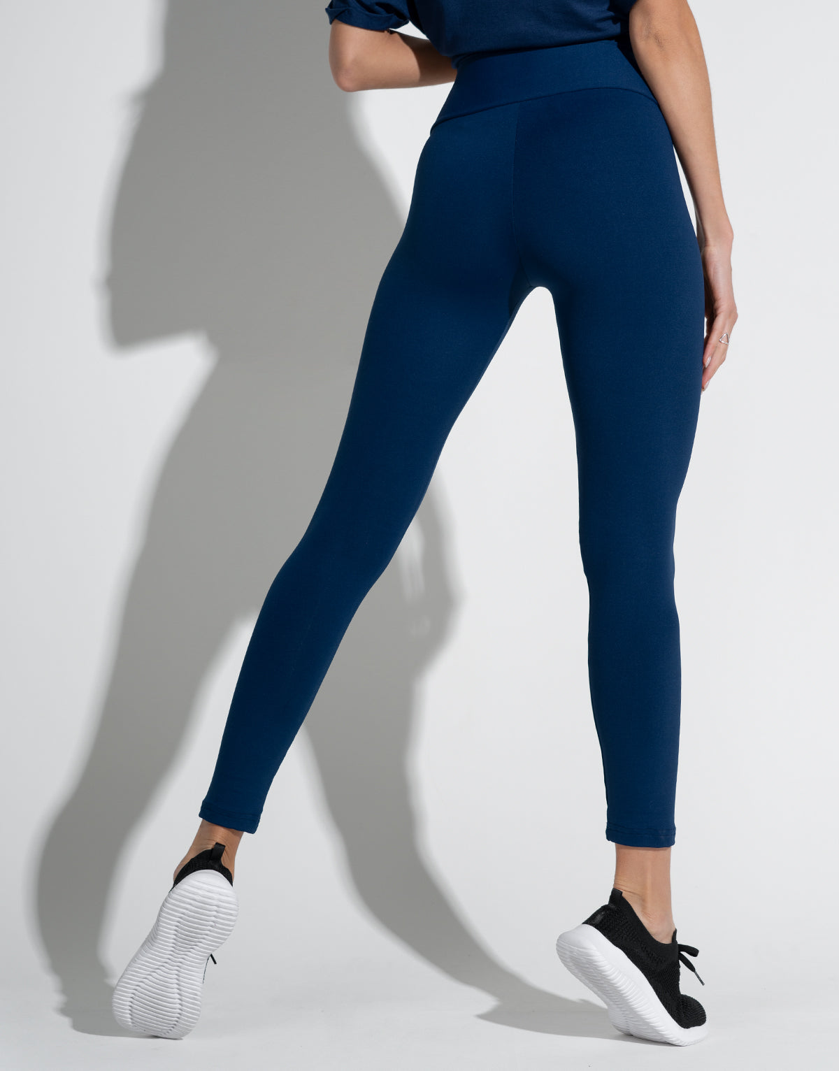ESSENTIAL NAVY LEGGING