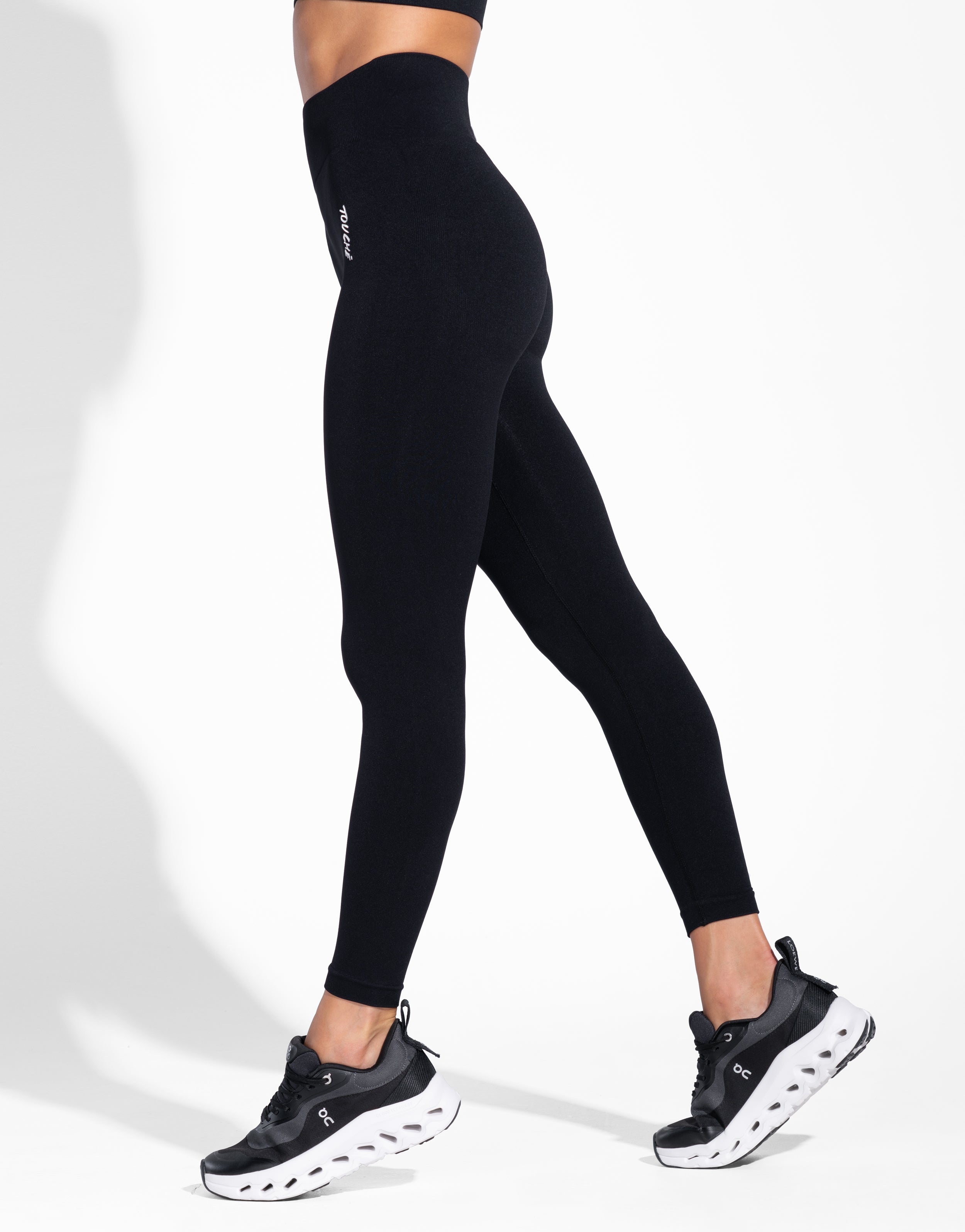 BASE BLACK SEAMLESS