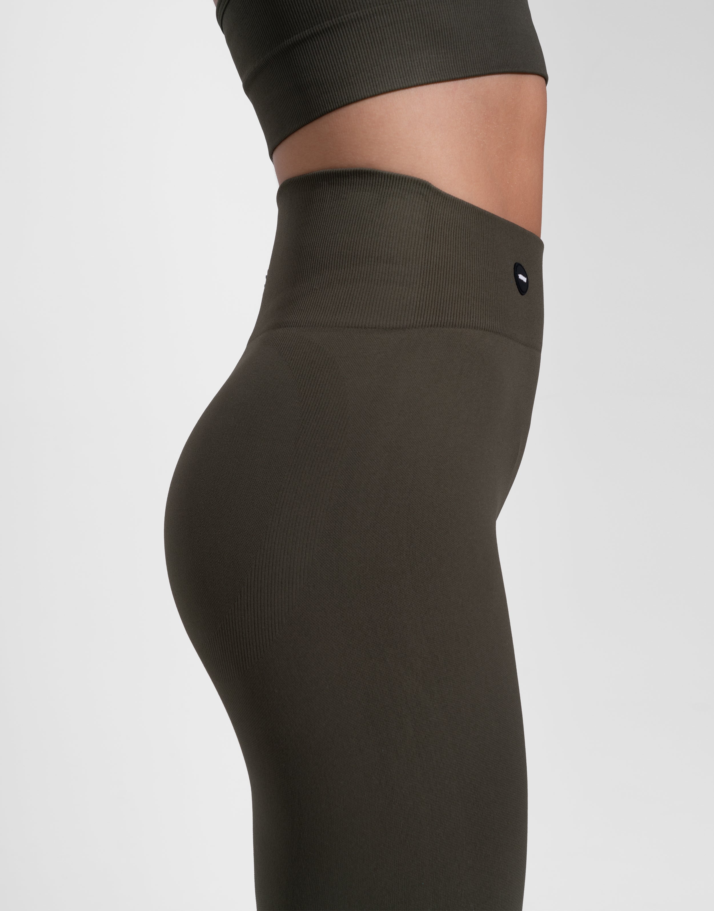 BASE OLIVE SEAMLESS