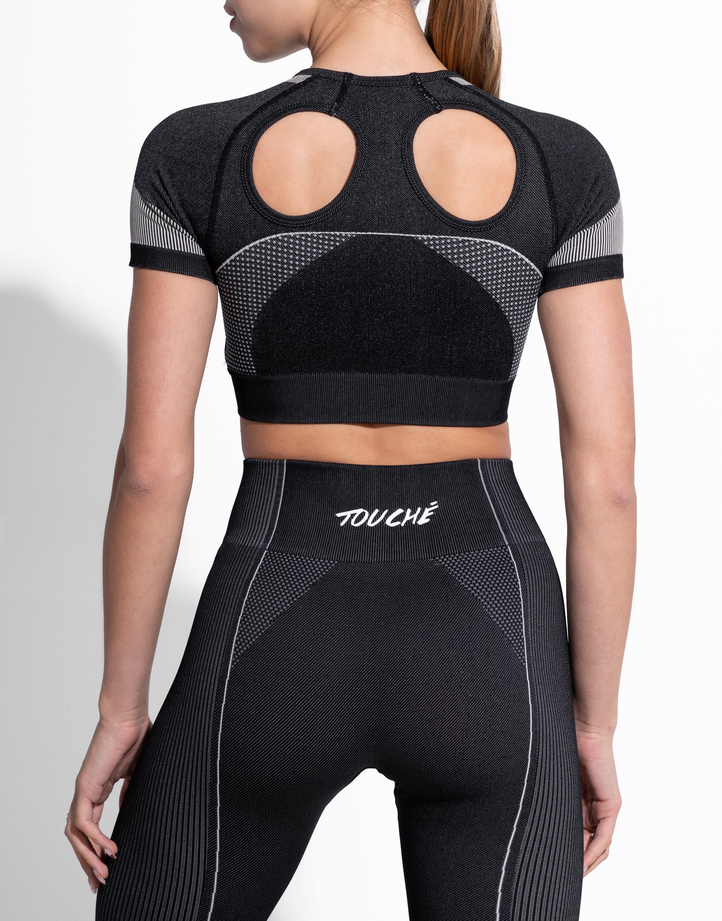 CROP BLACK TOP SEAMLESS