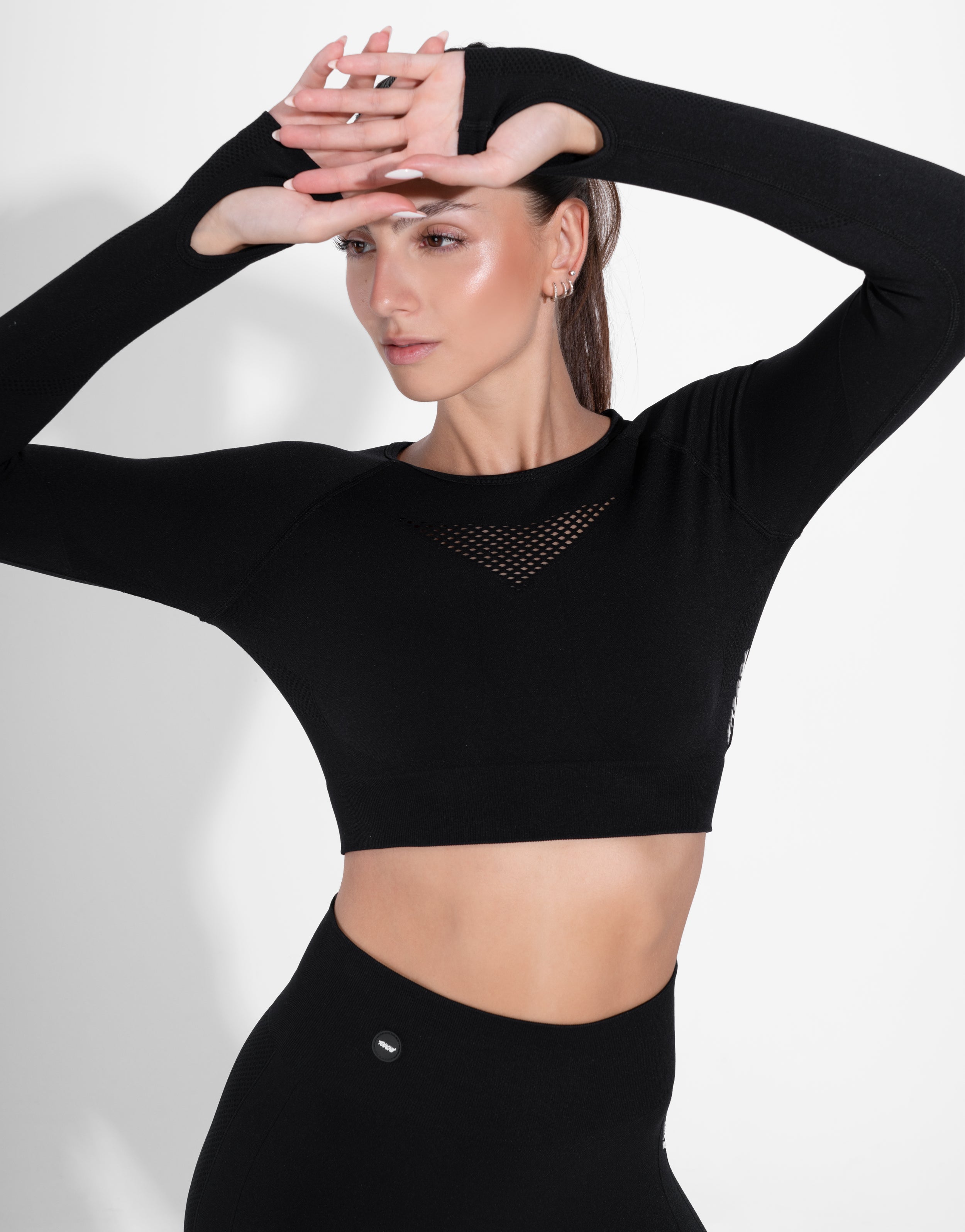 ENHANCE BLACK TOP SEAMLESS