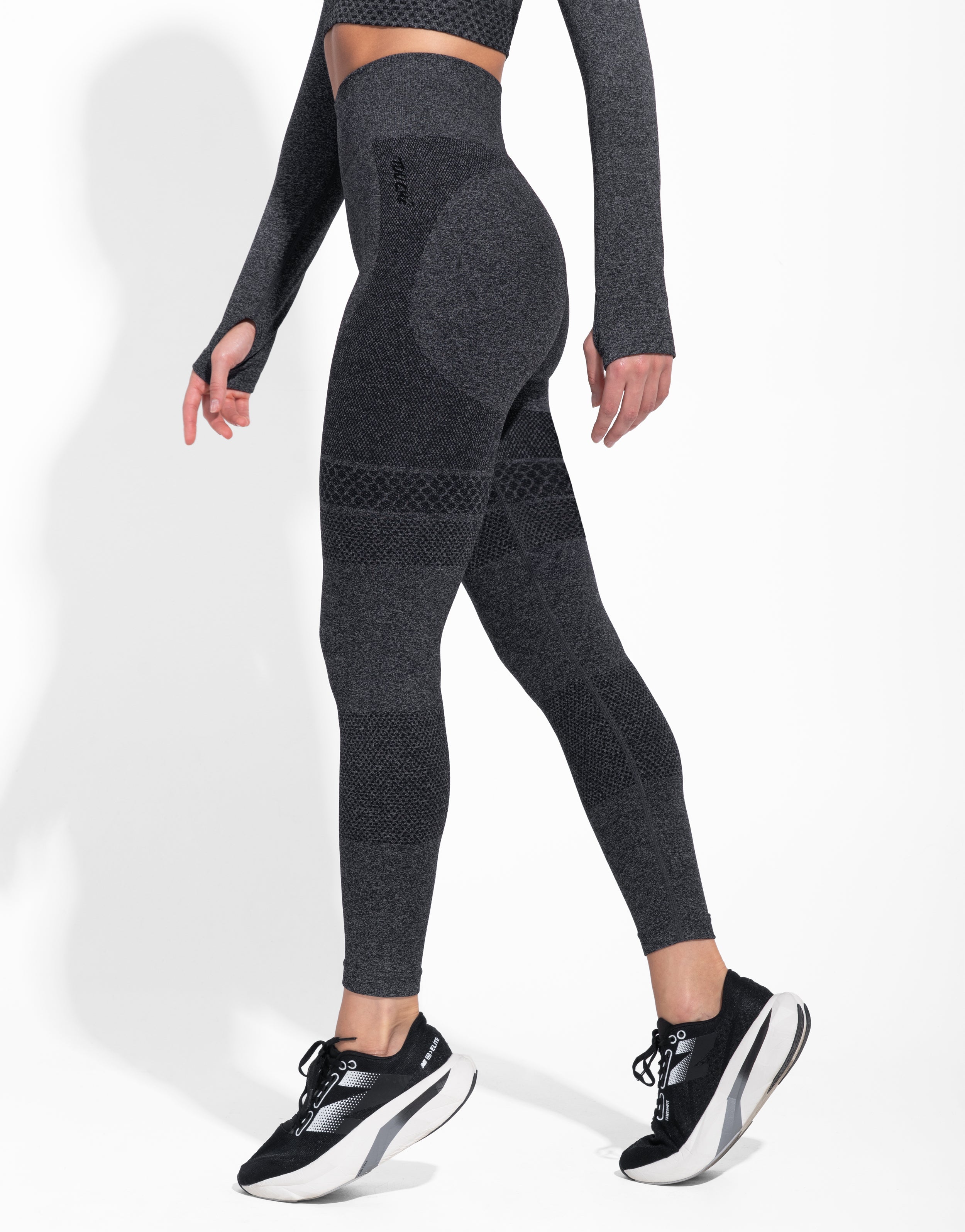 POWERFIT BLACK SEAMLESS