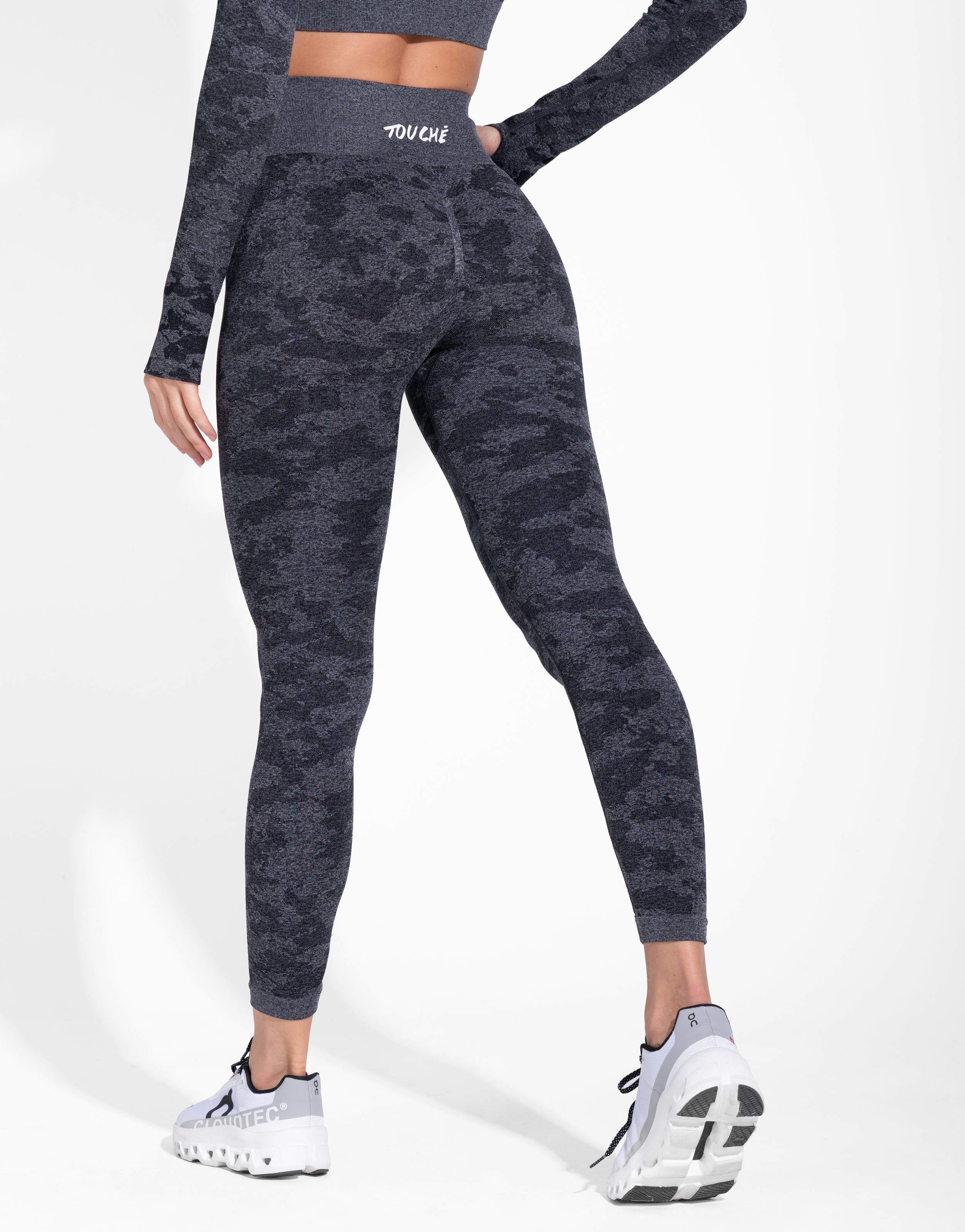 RIBBON BLACK SEAMLESS