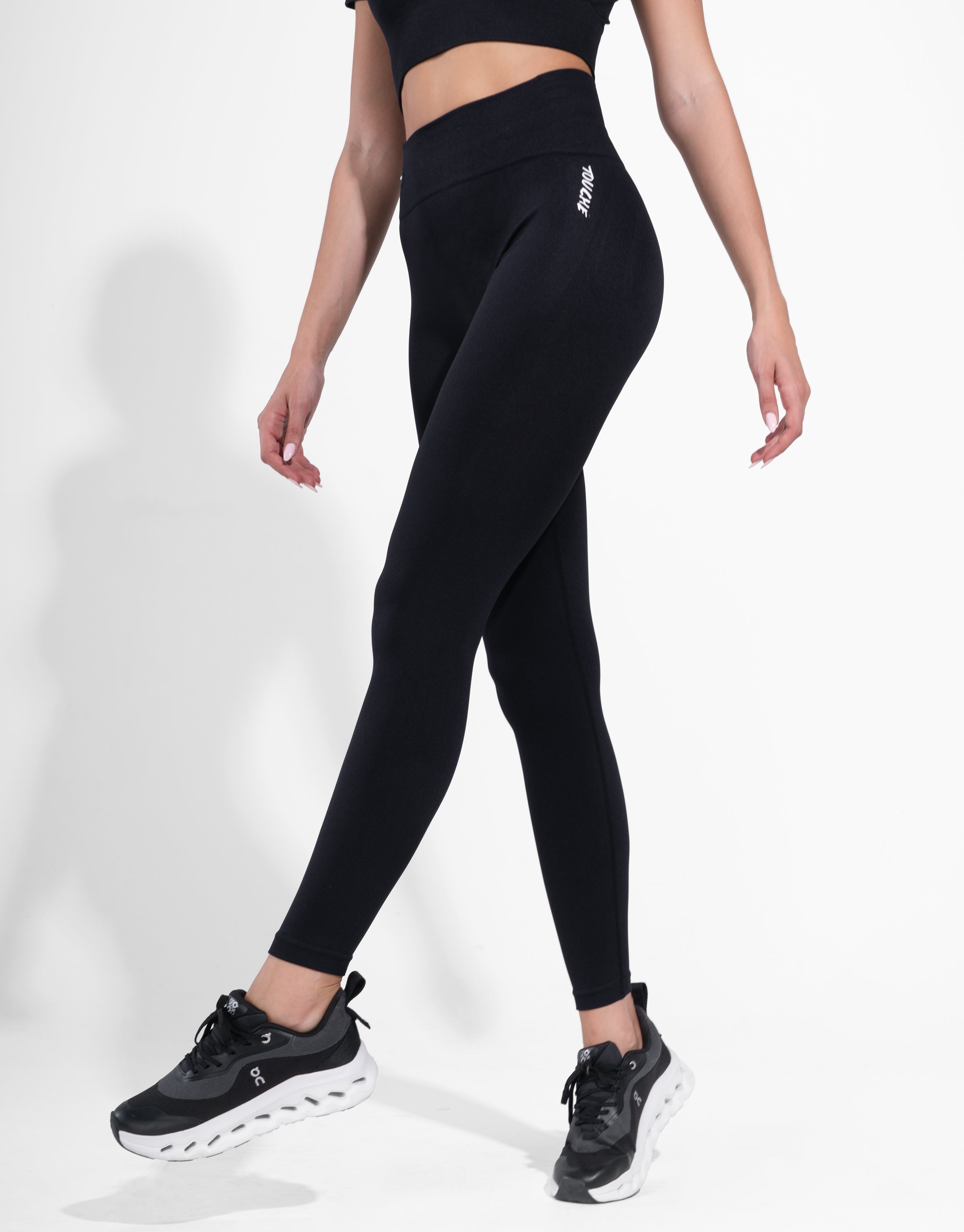 SPORTY BLACK SEAMLESS