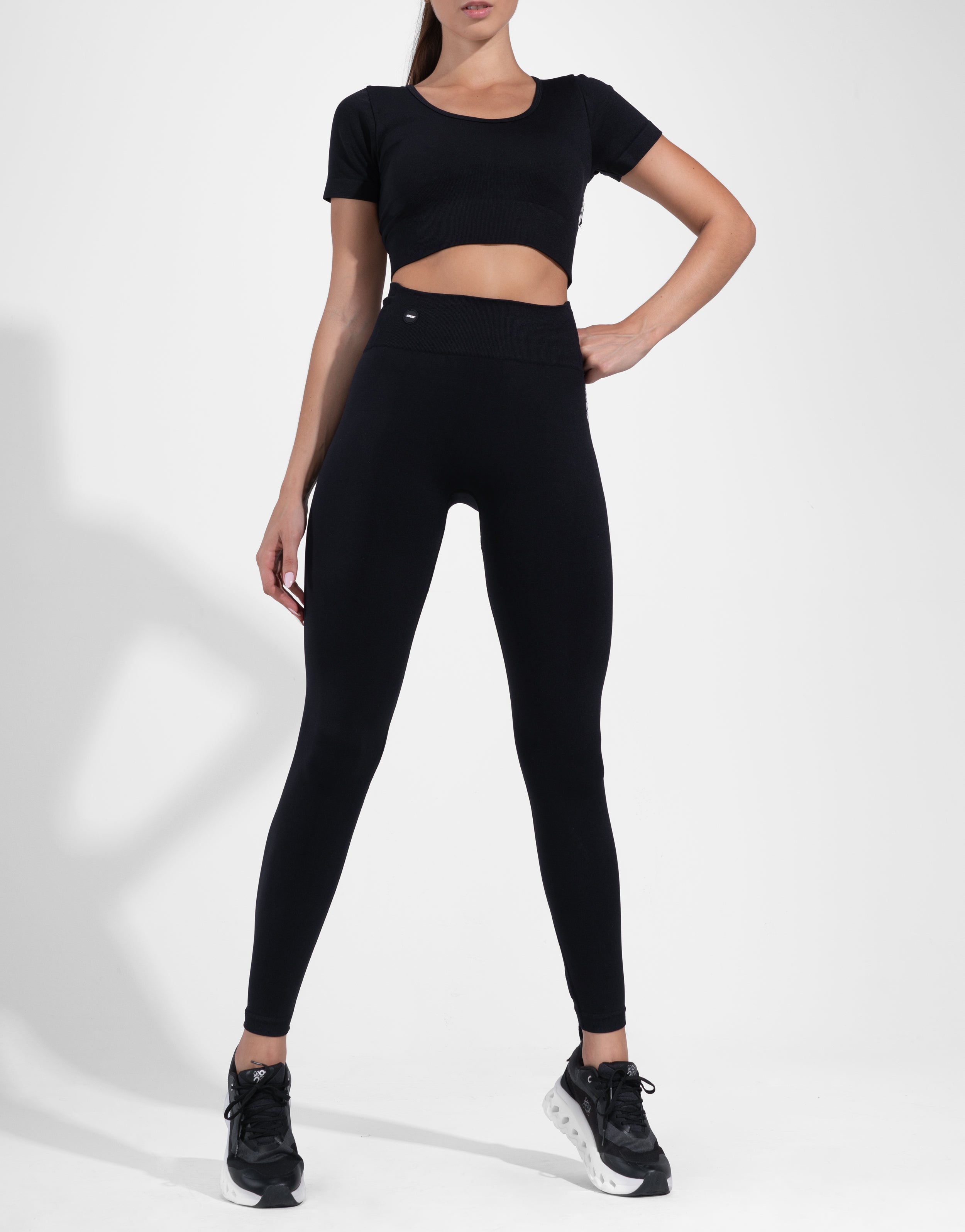 SPORTY BLACK TOP SEAMLESS