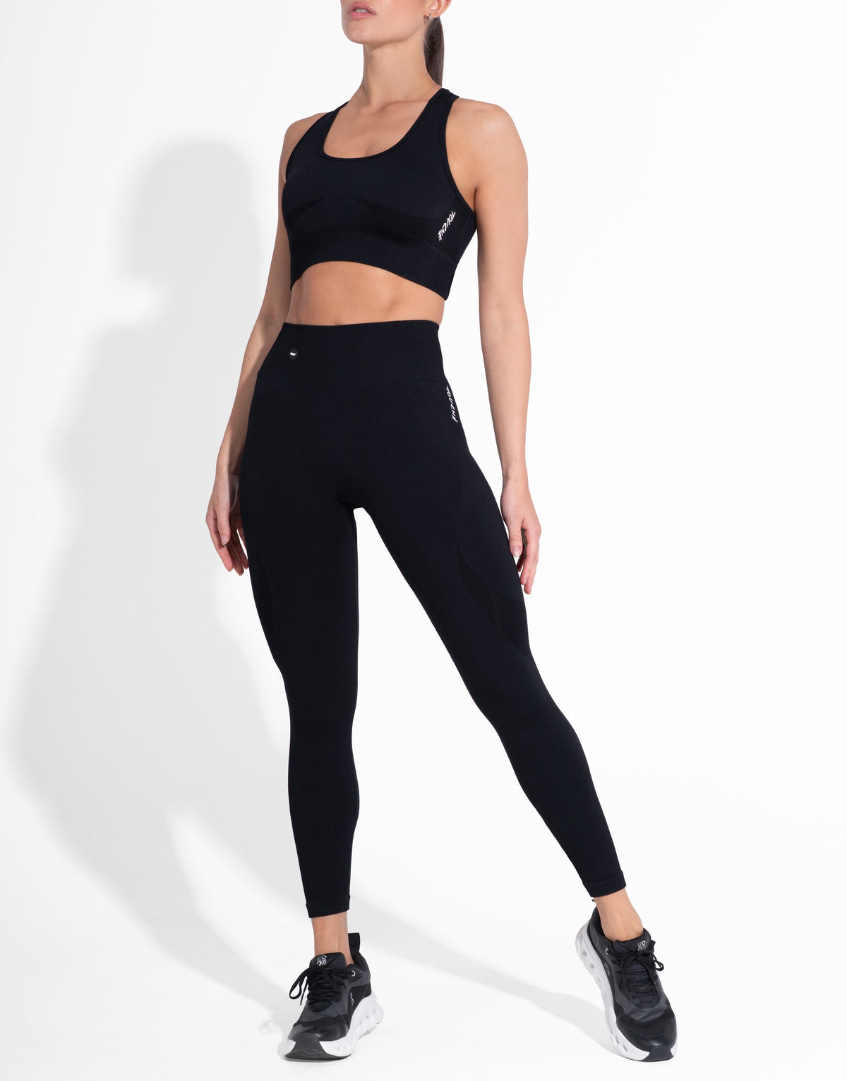 SPRING BLACK SEAMLESS