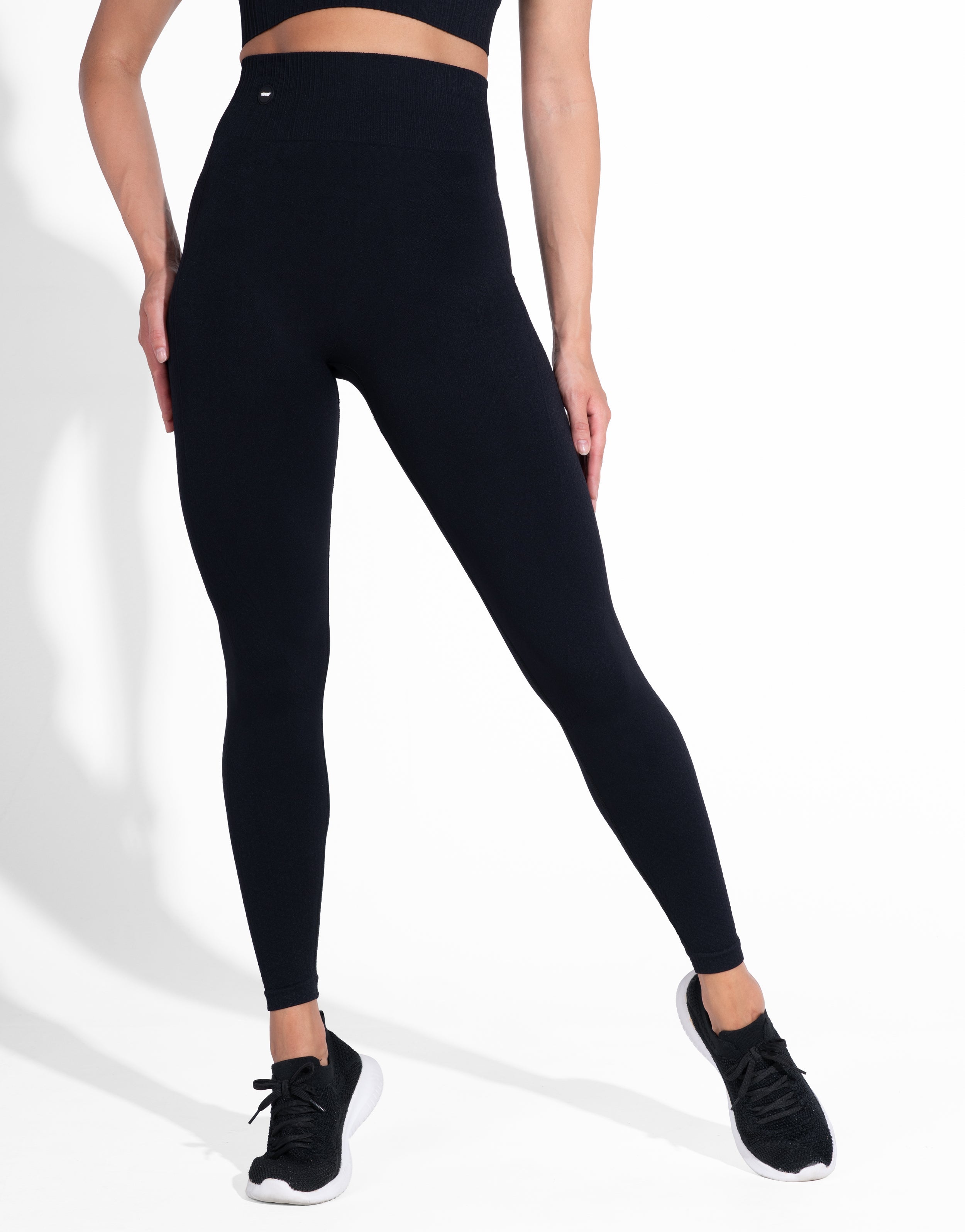 TOON BLACK SEAMLESS