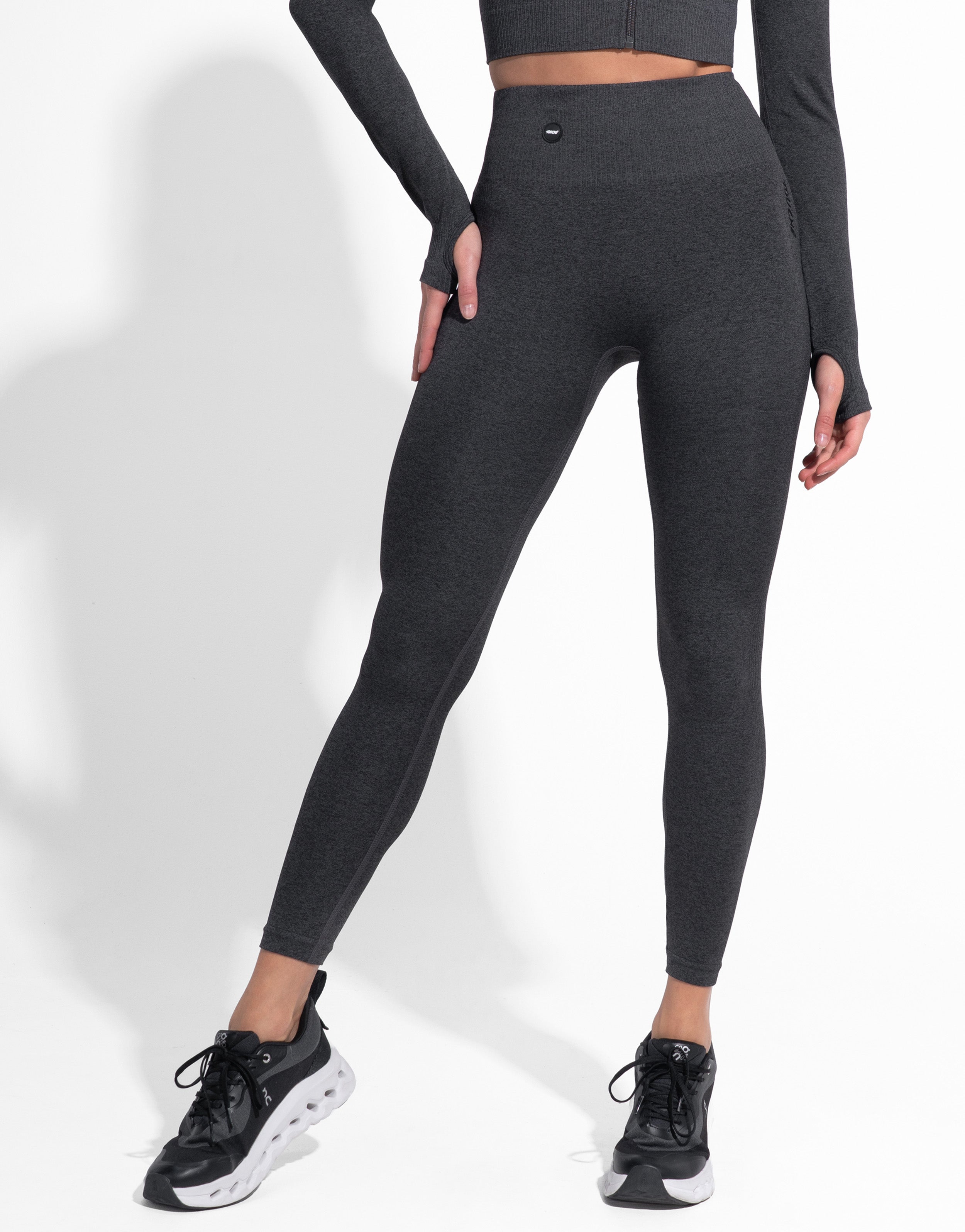 ZIPPER BLACK SEAMLESS
