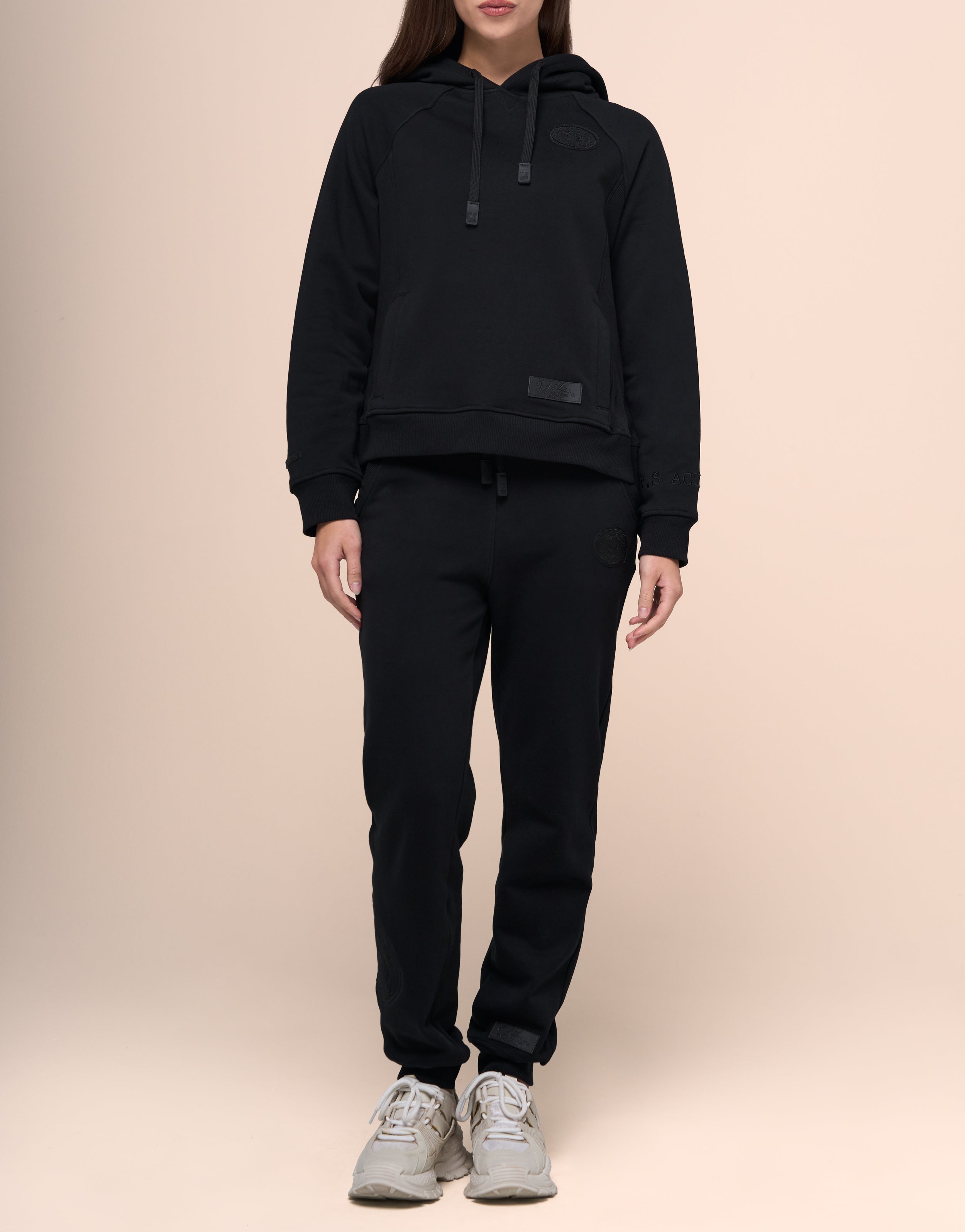 TERRA BLACK HOODIE