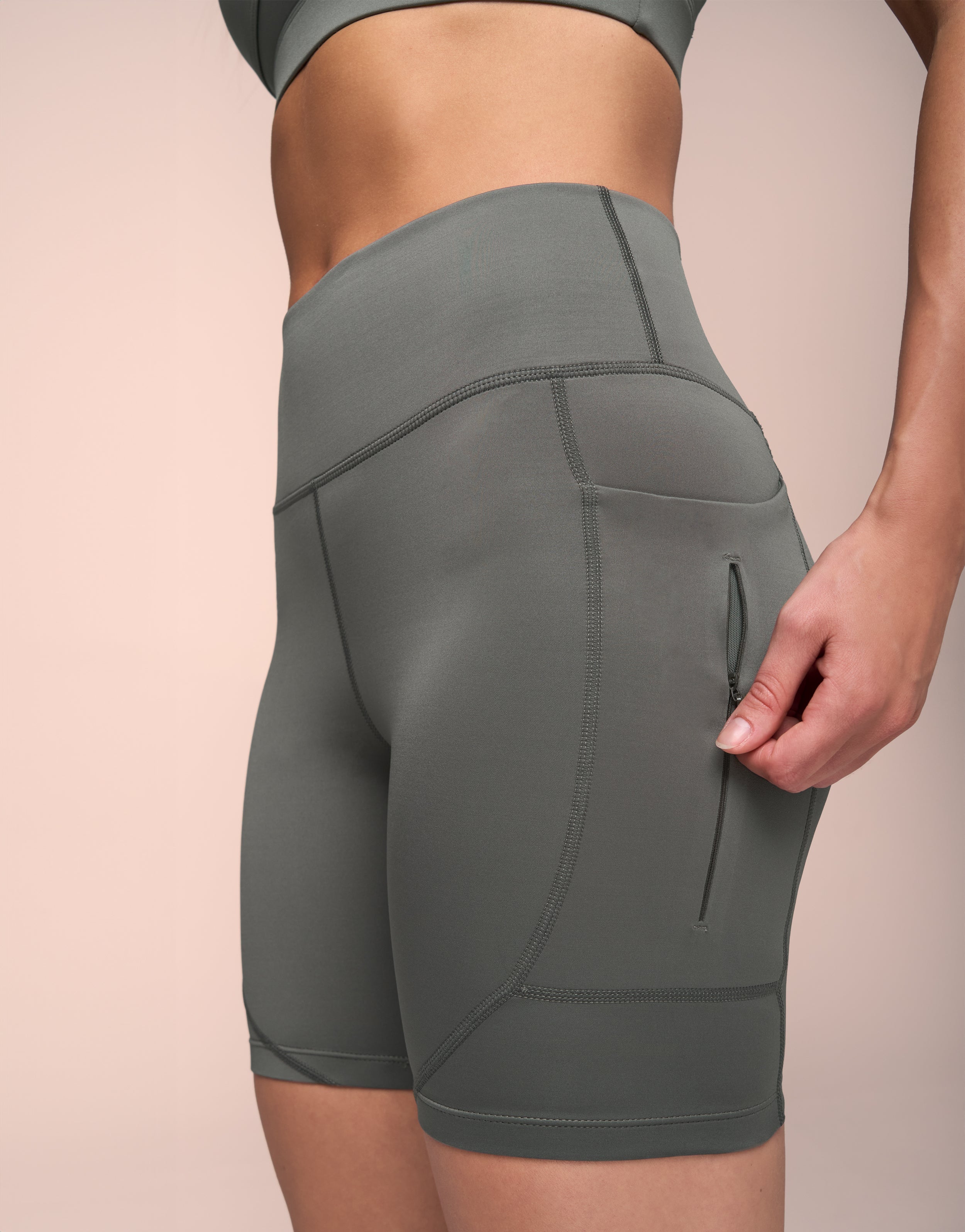 CLOUD BLACK SHORT