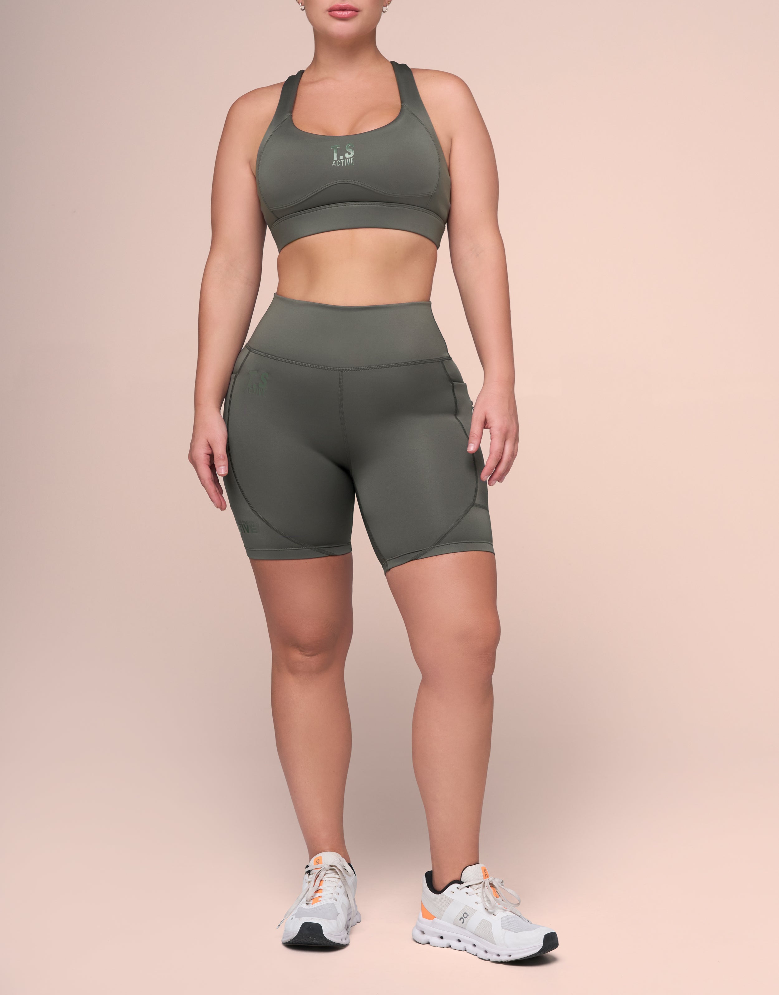 CLOUD BLACK TOP