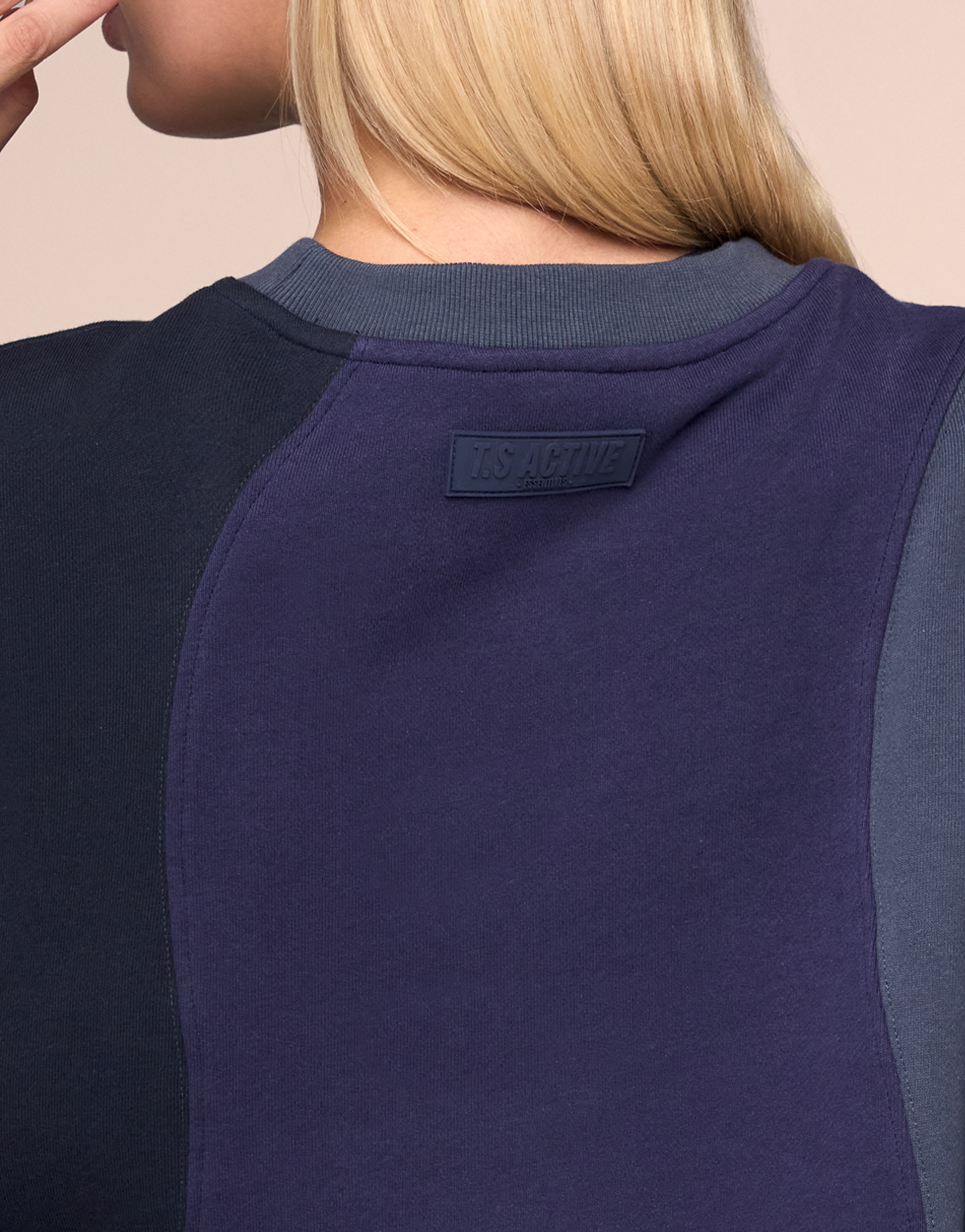 CLOUD NAVY SWEAT