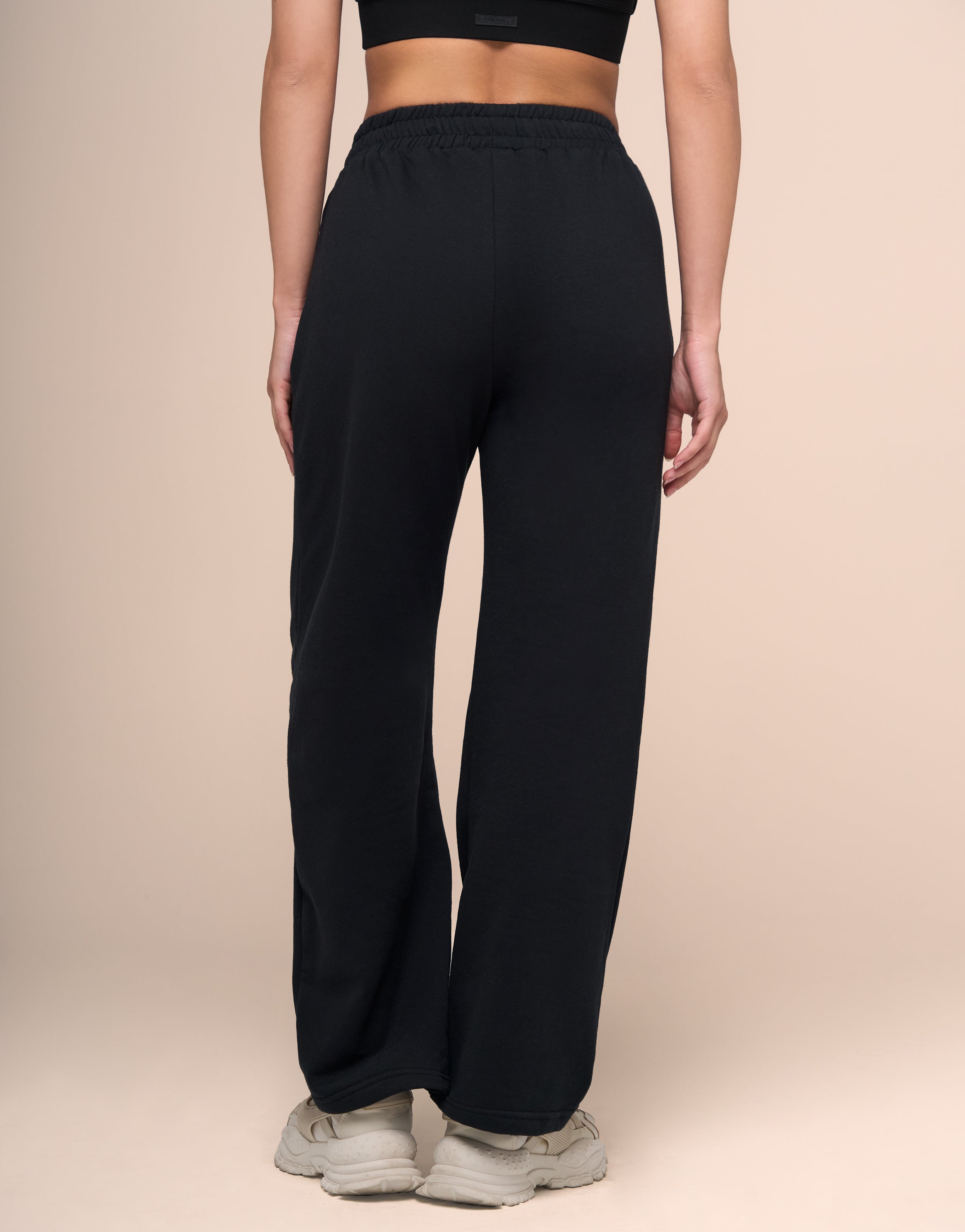 BLACK BASIC JOGGER