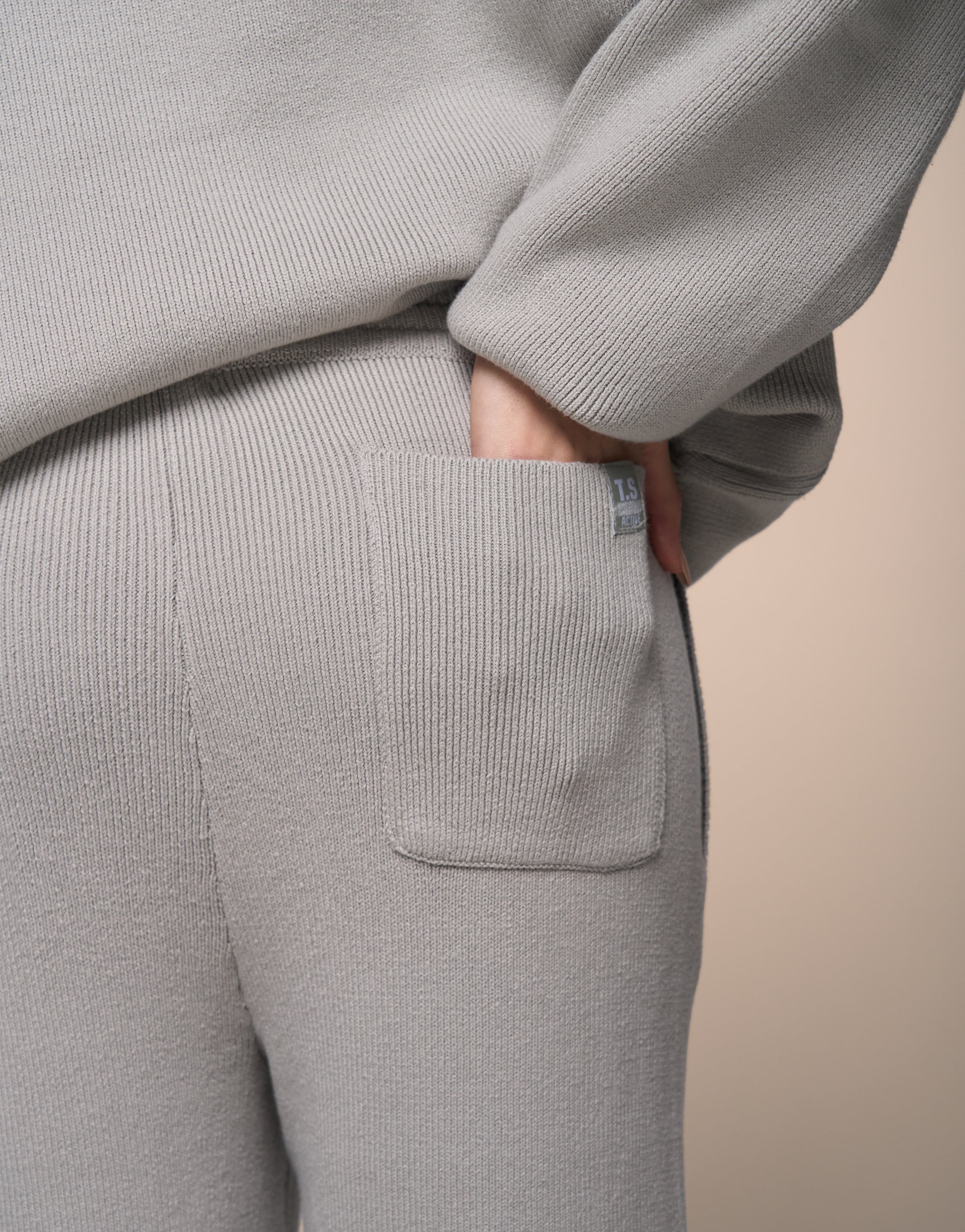 KNITTED GREY JOGGER