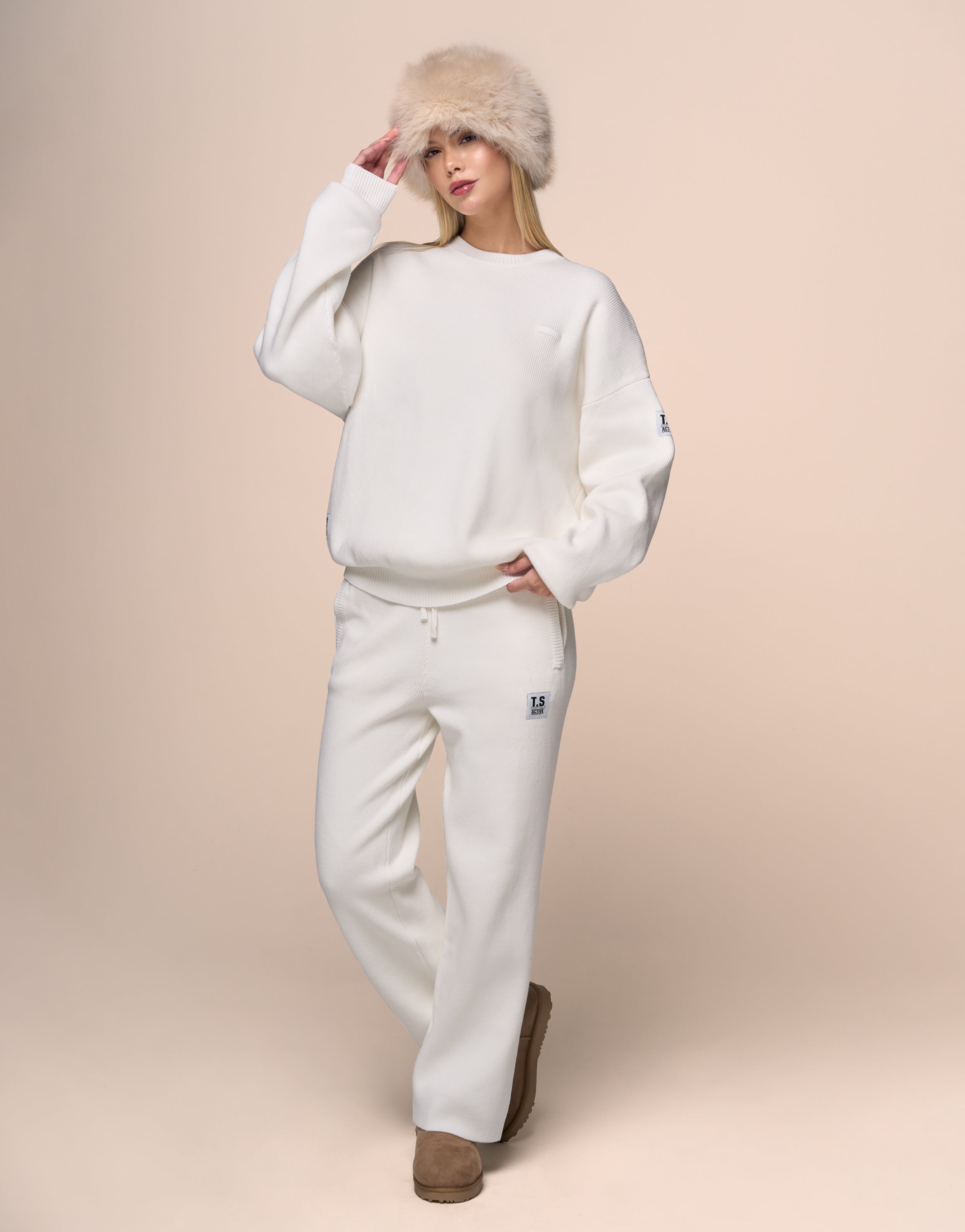 KNITTED WHITE JOGGER