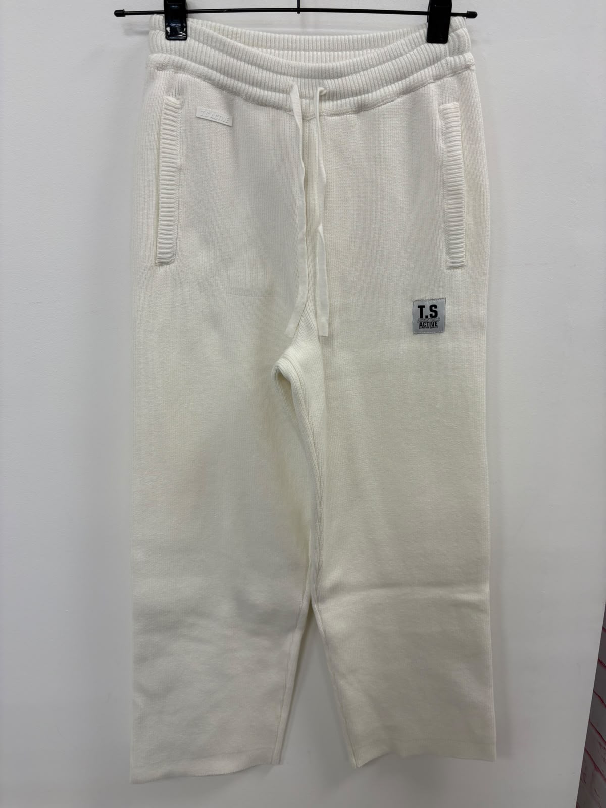 KNITTED WHITE JOGGER (FALLA)