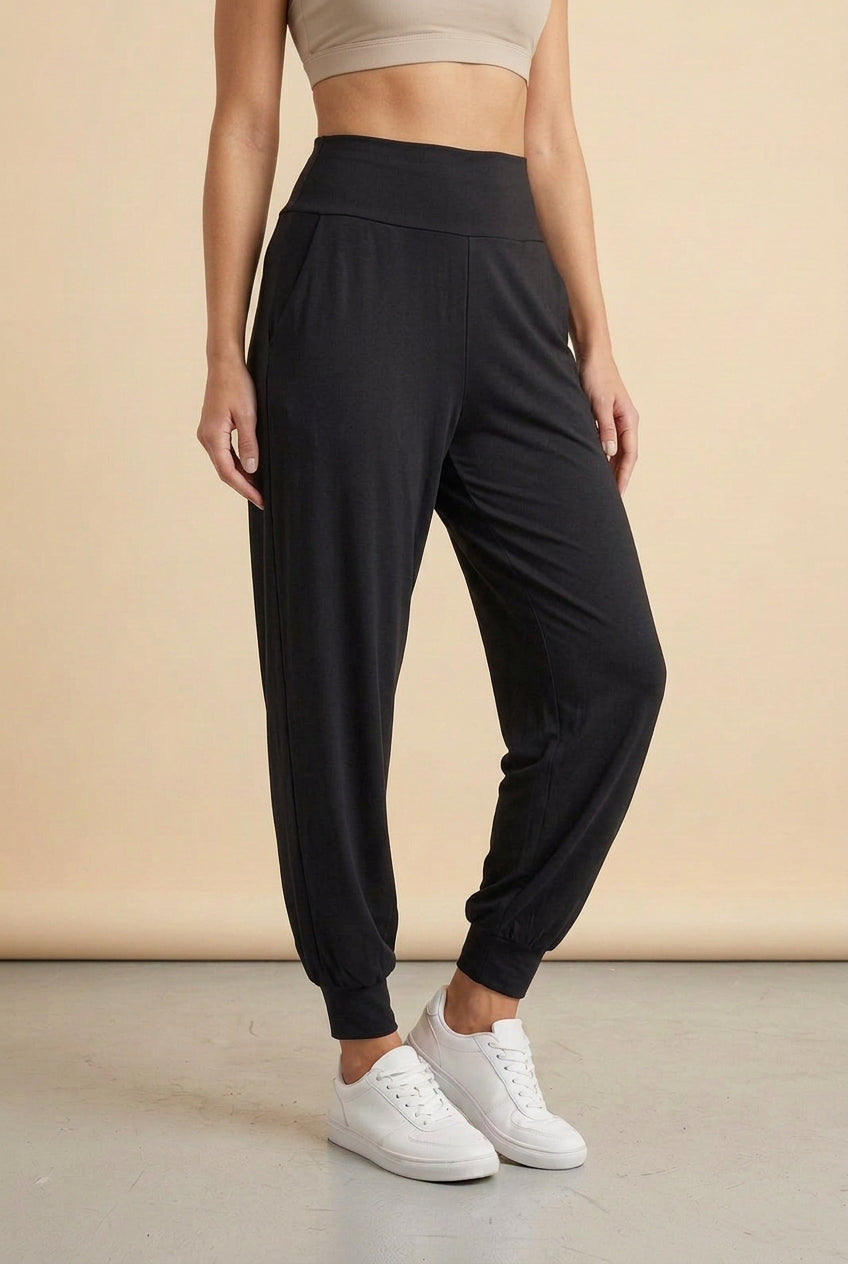 BLACK HIGH JOGGER
