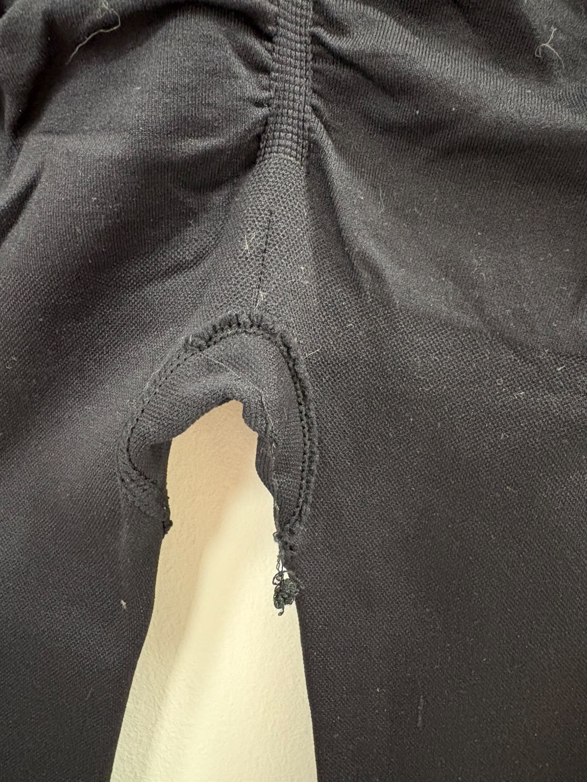 CLASSIC BLACK SEAMLESS (FALLA)