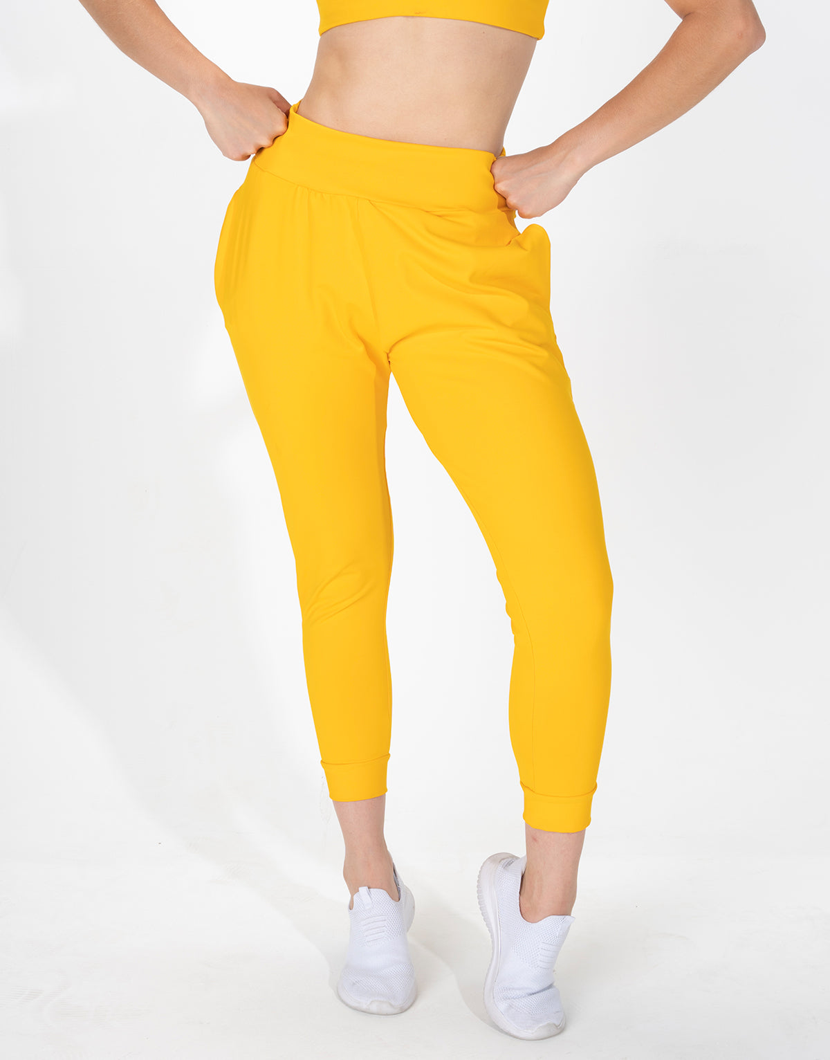 YELLOW STUDIO JOGGER