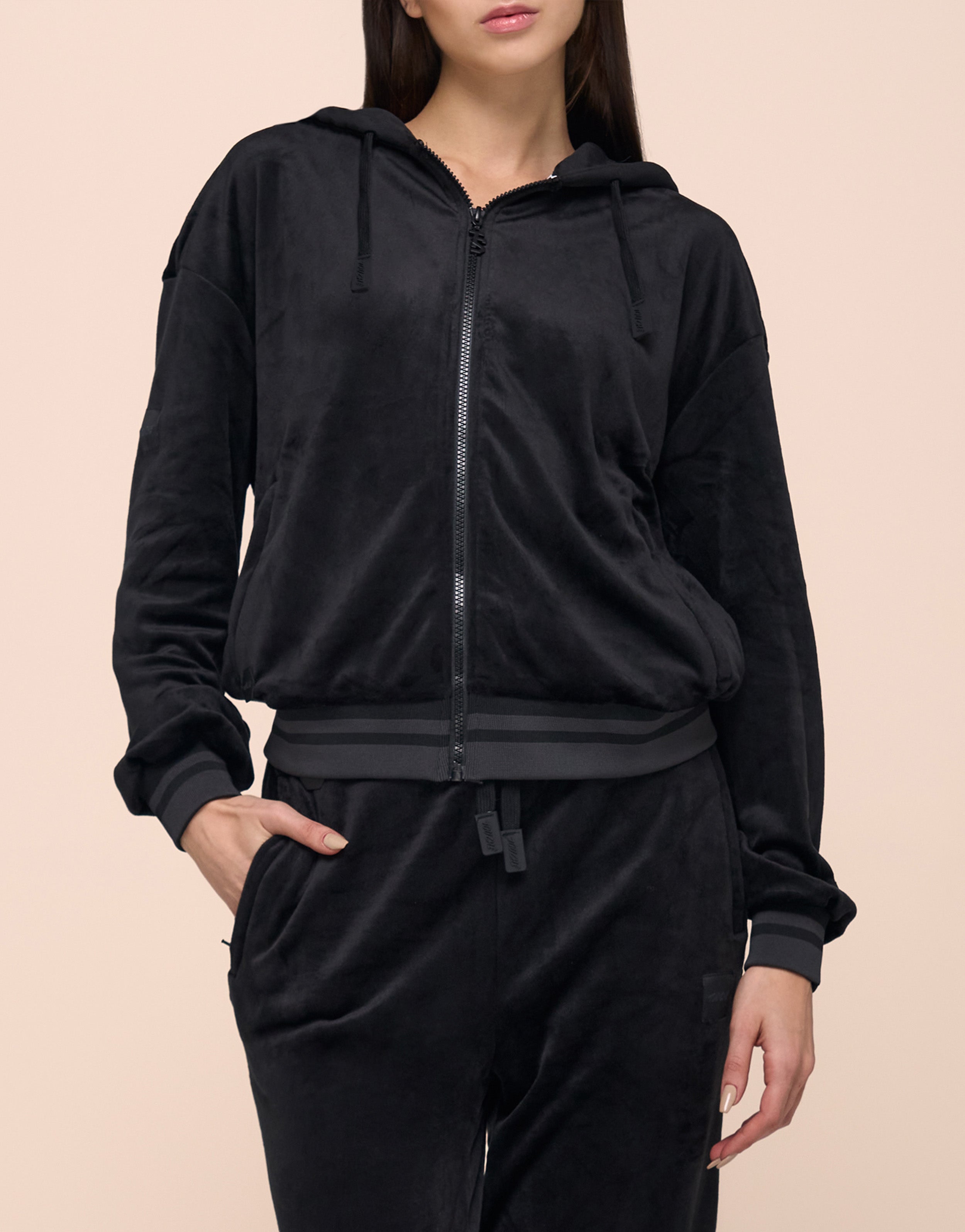 URBAN BLACK JACKET