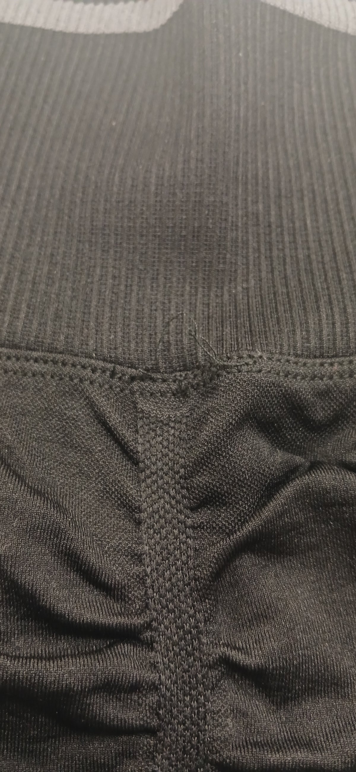 SIDE STRIP BLACK SEAMLESS (FALLA)
