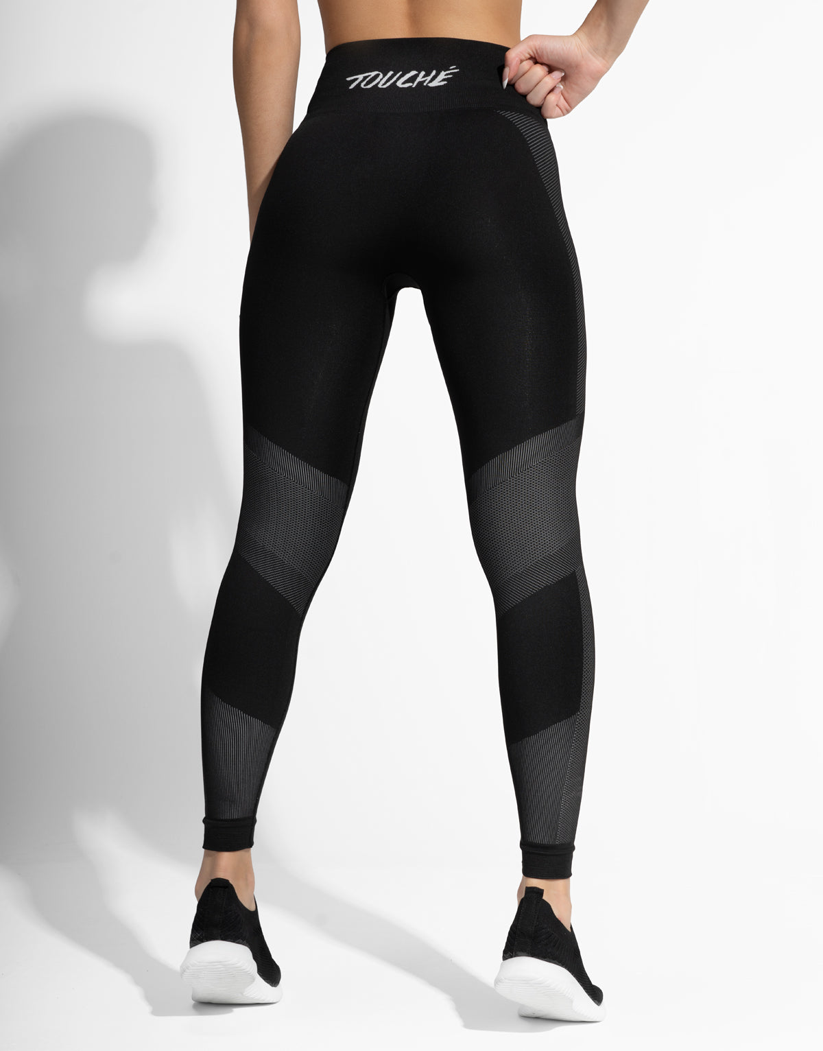 BLACK ESSENTIAL SEAMLESS