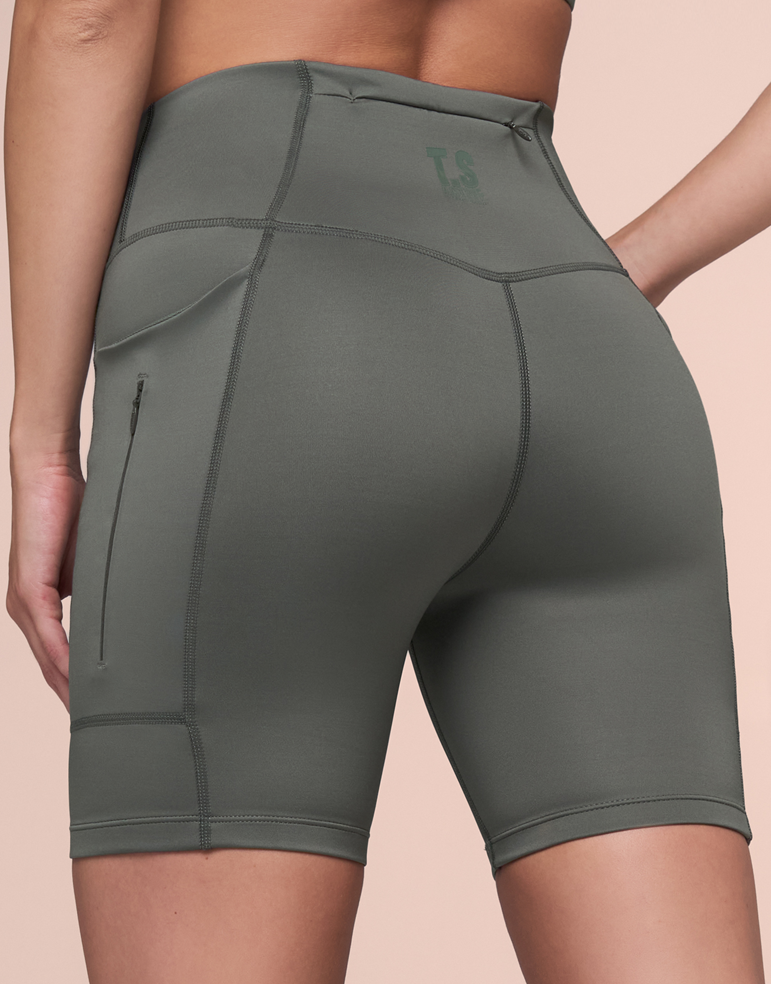 CLOUD BLACK SHORT
