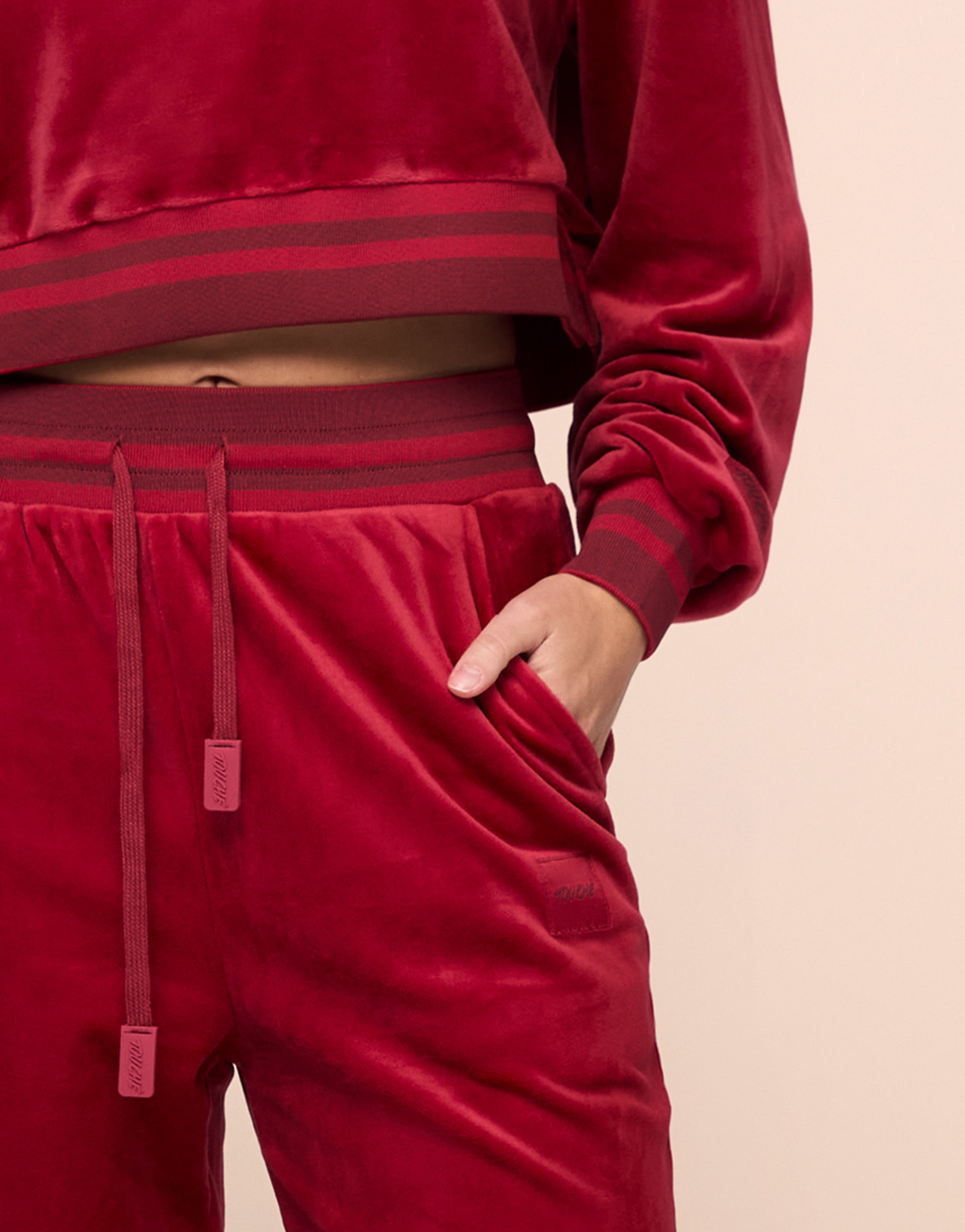 LEGEND RED HOODIE