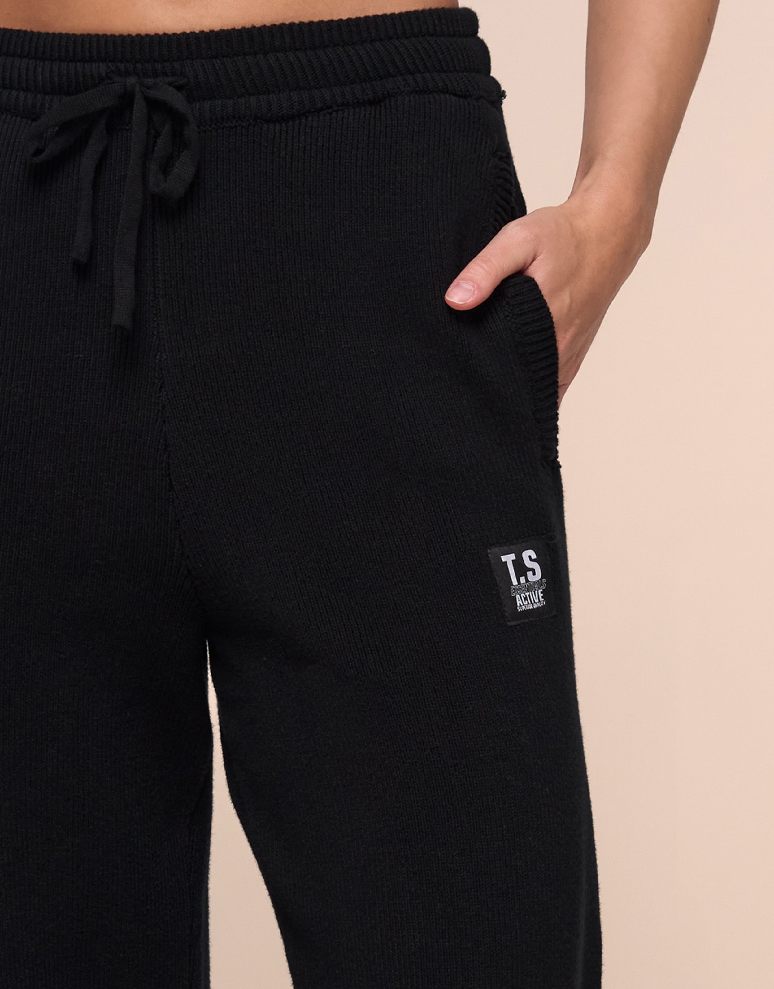 KNITTED BLACK JOGGER