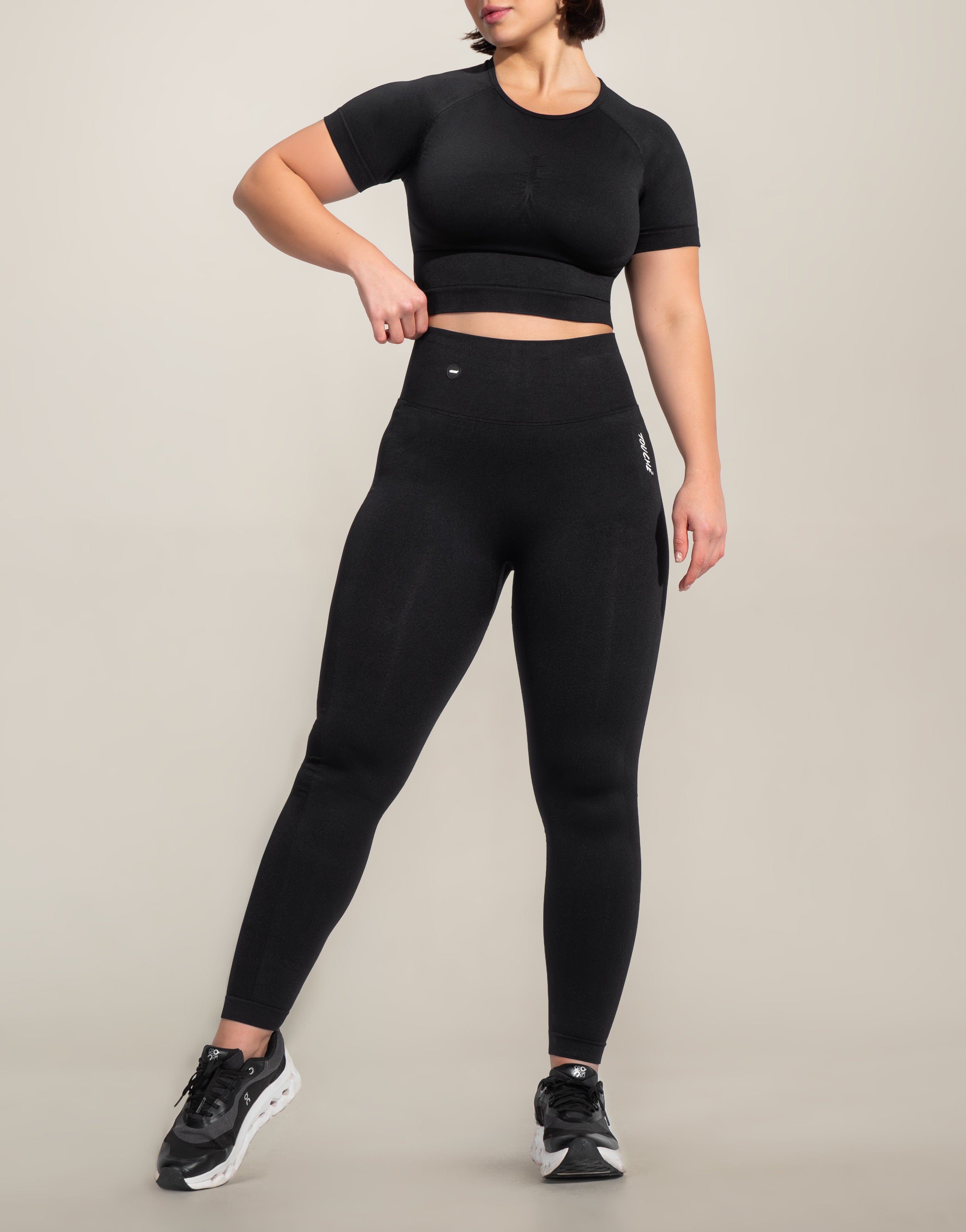 ENDURE BLACK SEAMLESS