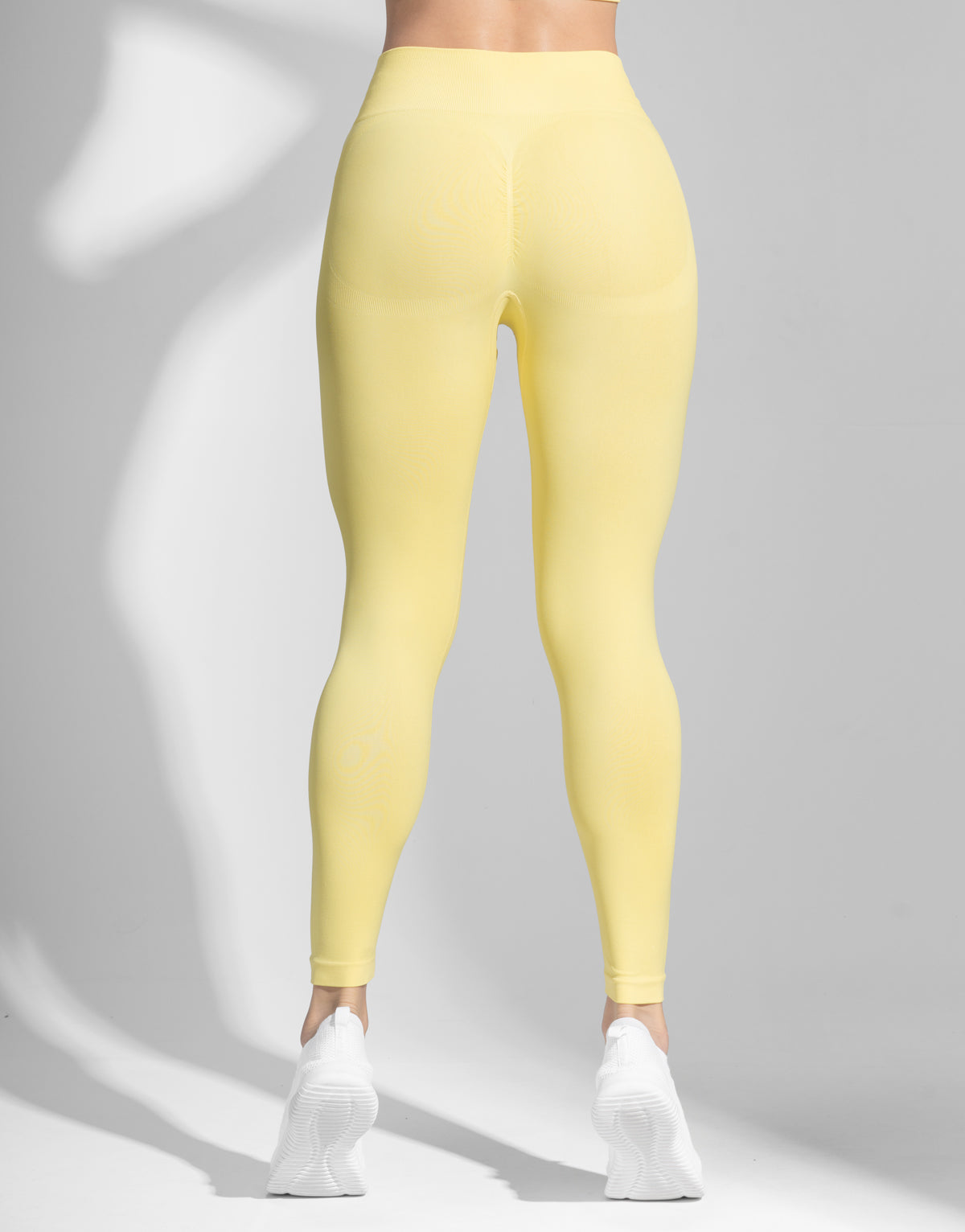 BASIC YELLOW SEAMLESS