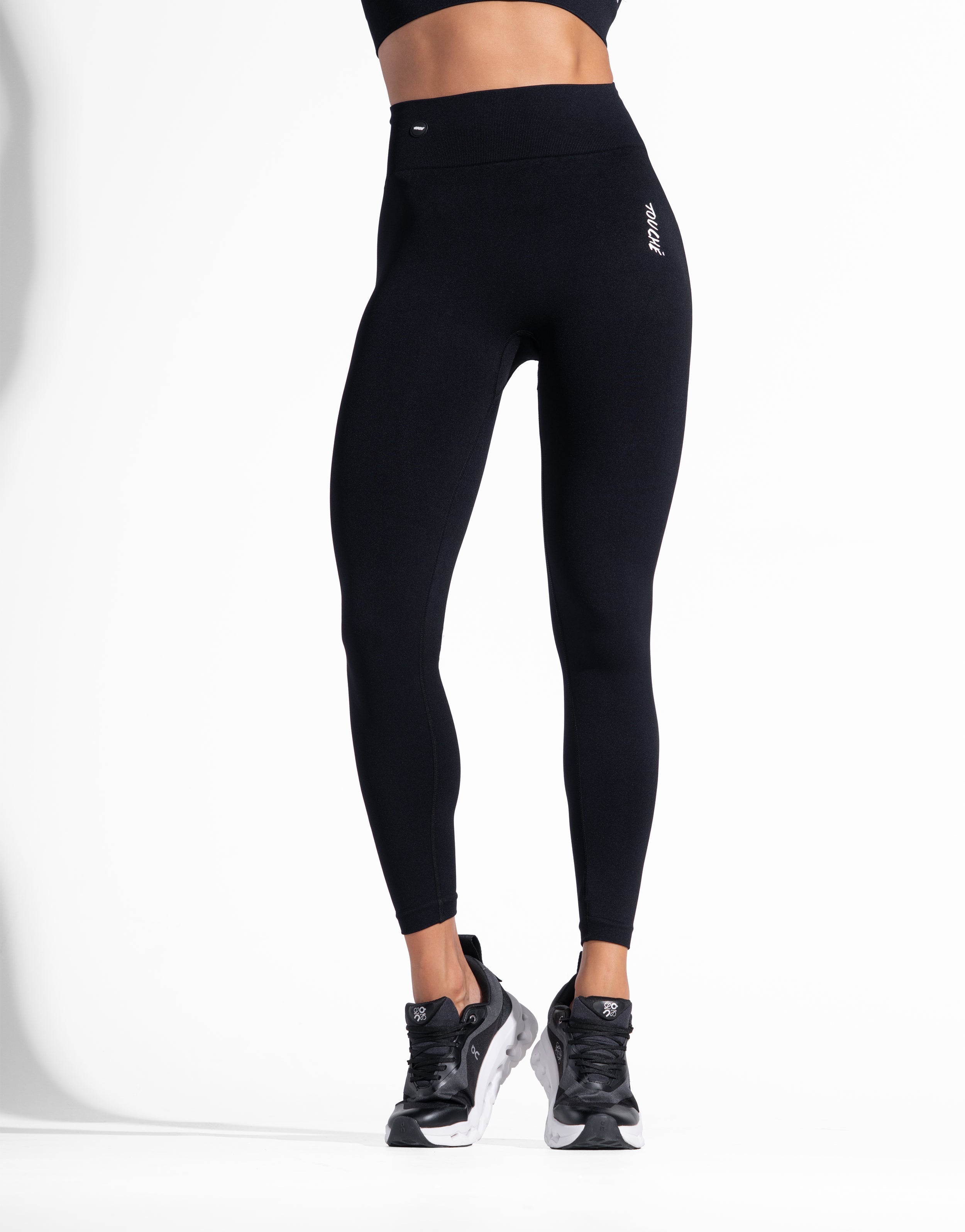 BASE BLACK SEAMLESS