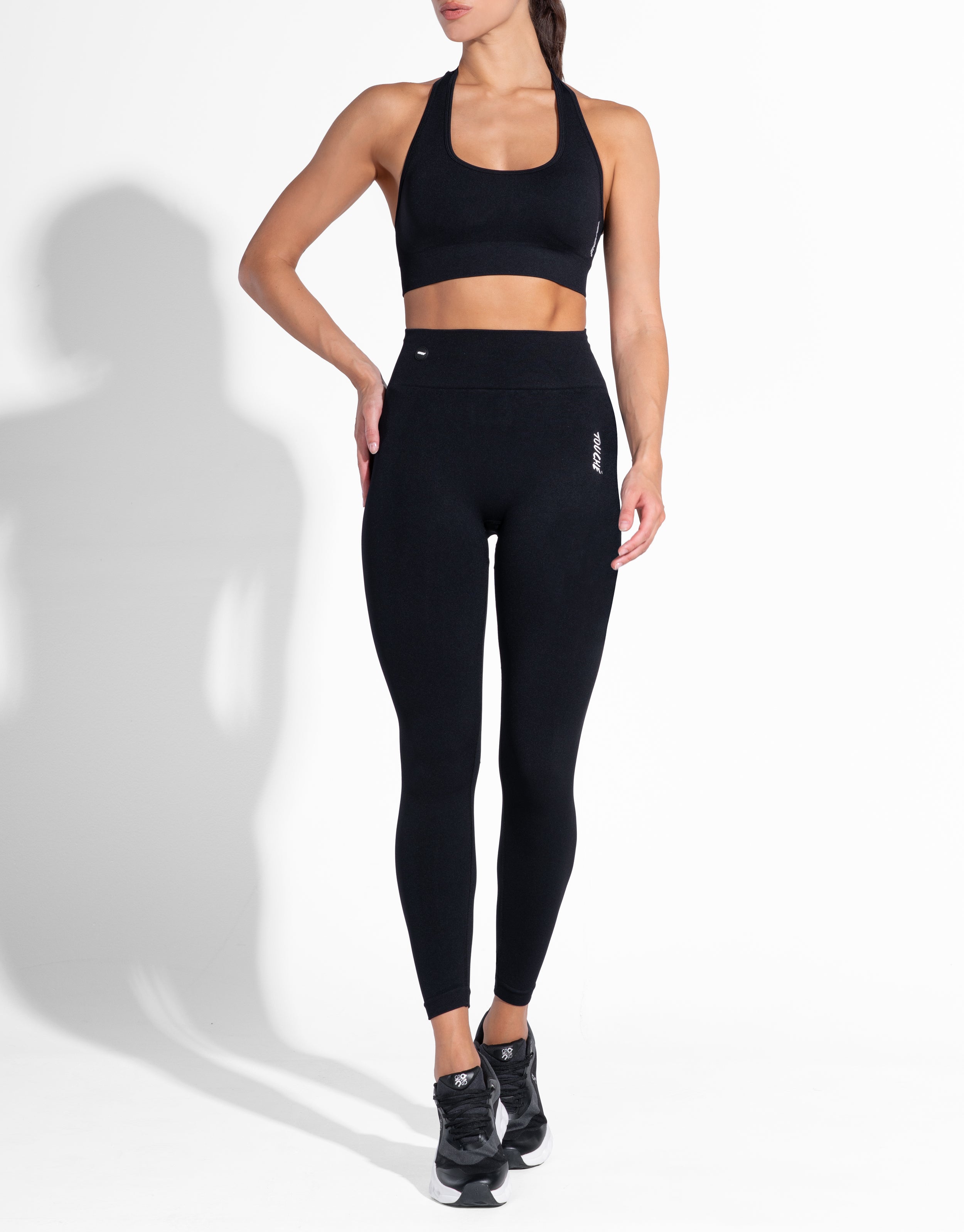 BASE BLACK SEAMLESS