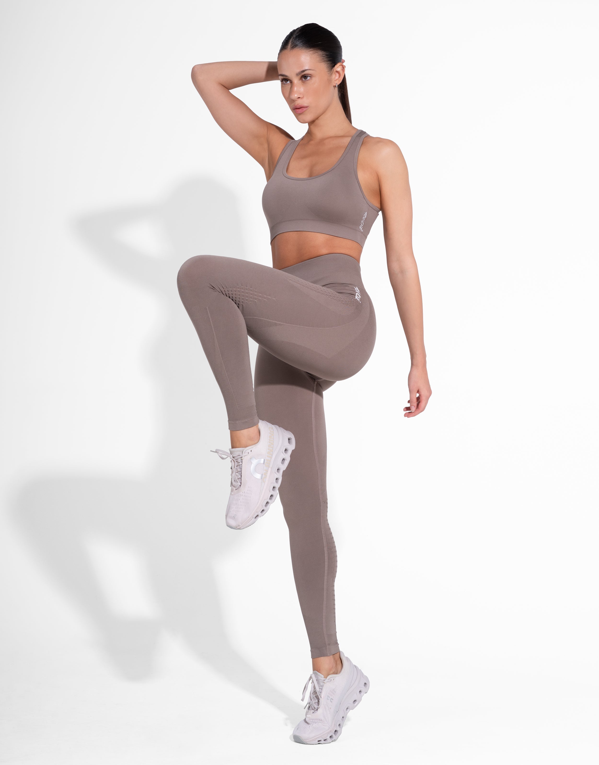FLOW BEIGE TOP SEAMLESS