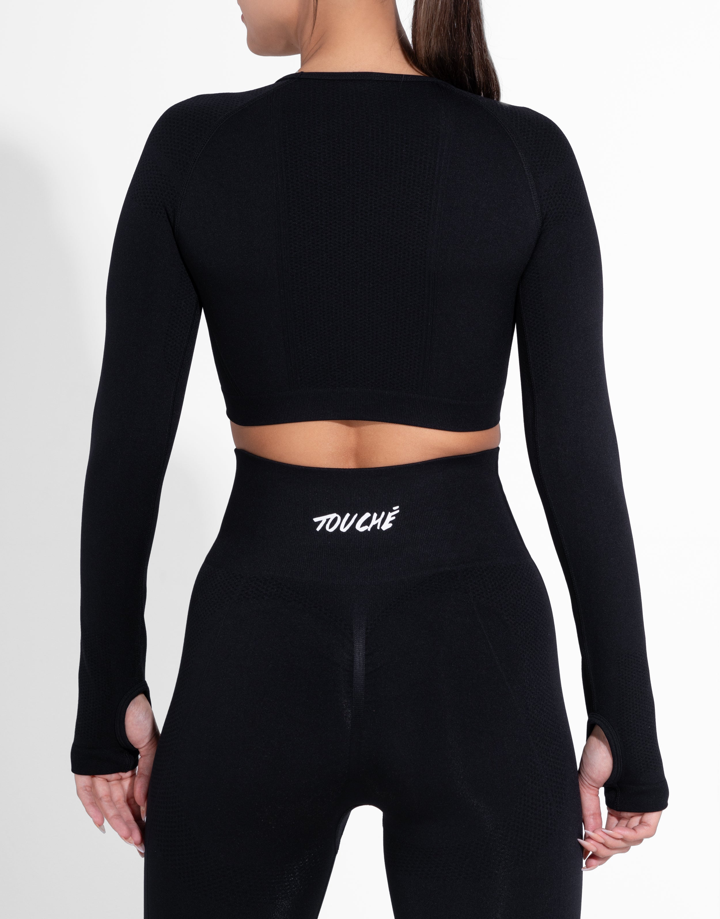 FIT BLACK SEAMLESS TOP