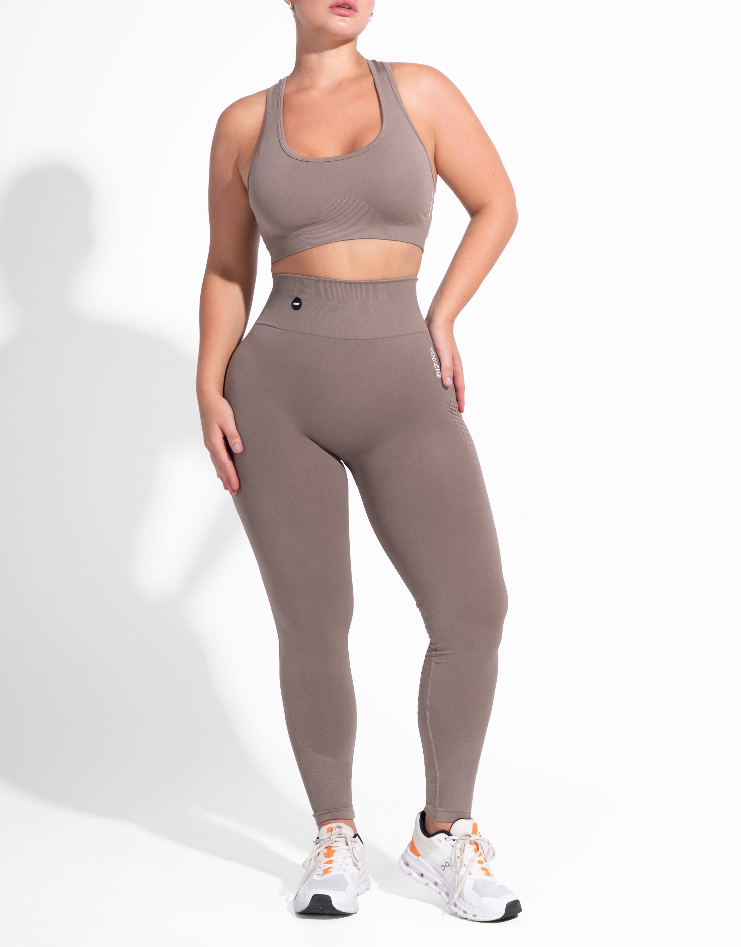 FLOW BEIGE SEAMLESS