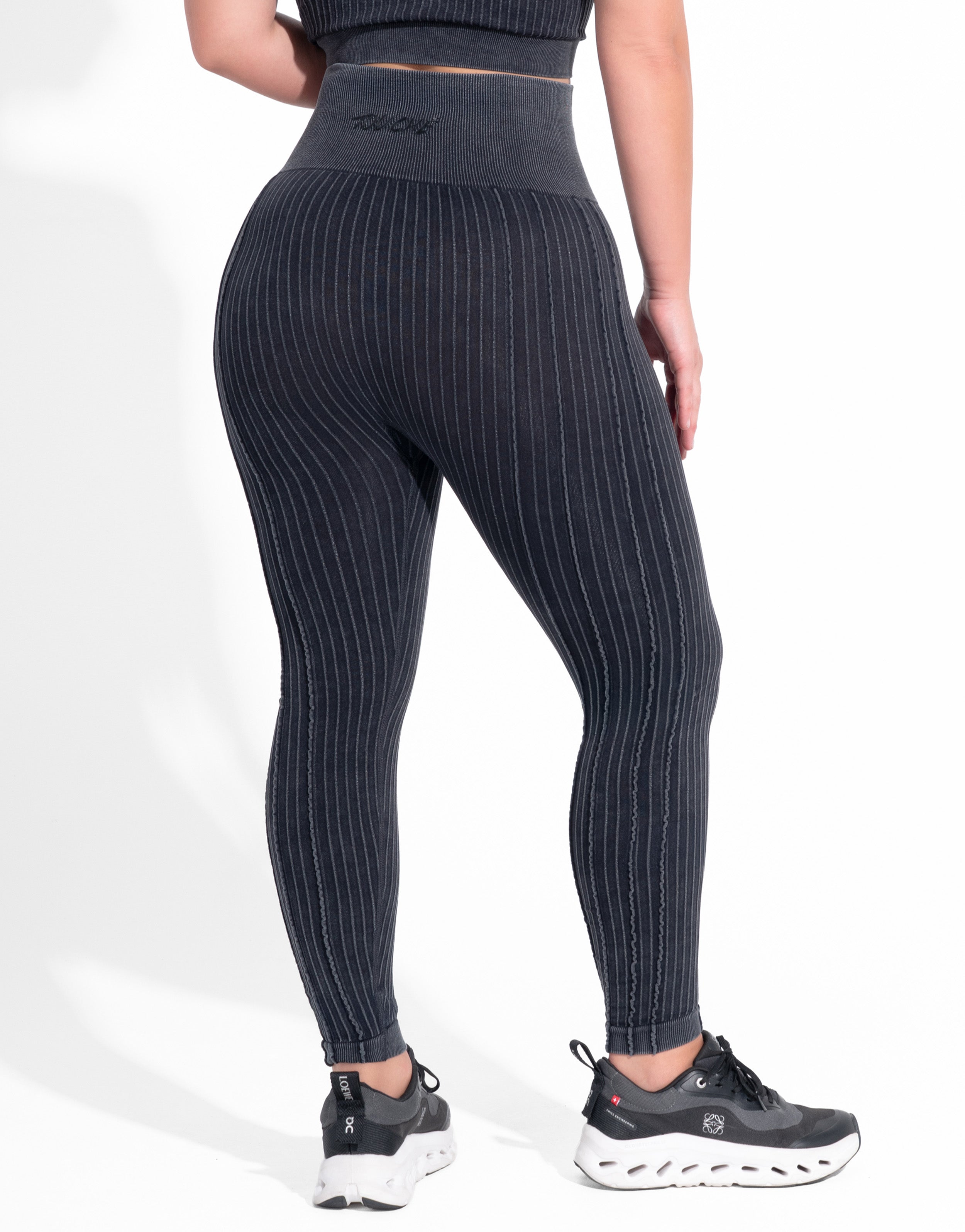 SPENT BLACK SEAMLESS