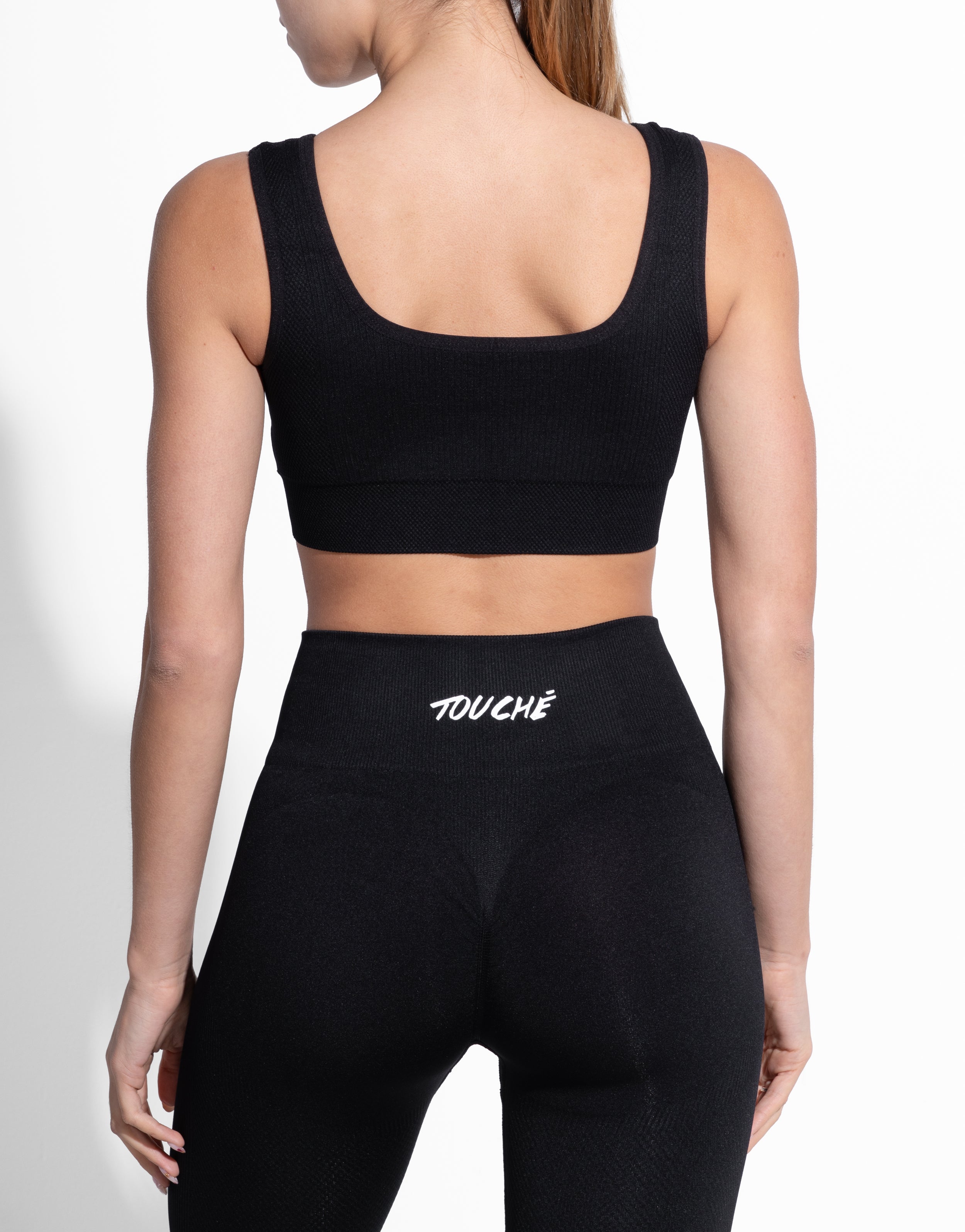 RIBBED BLACK TOP SEAMLESS