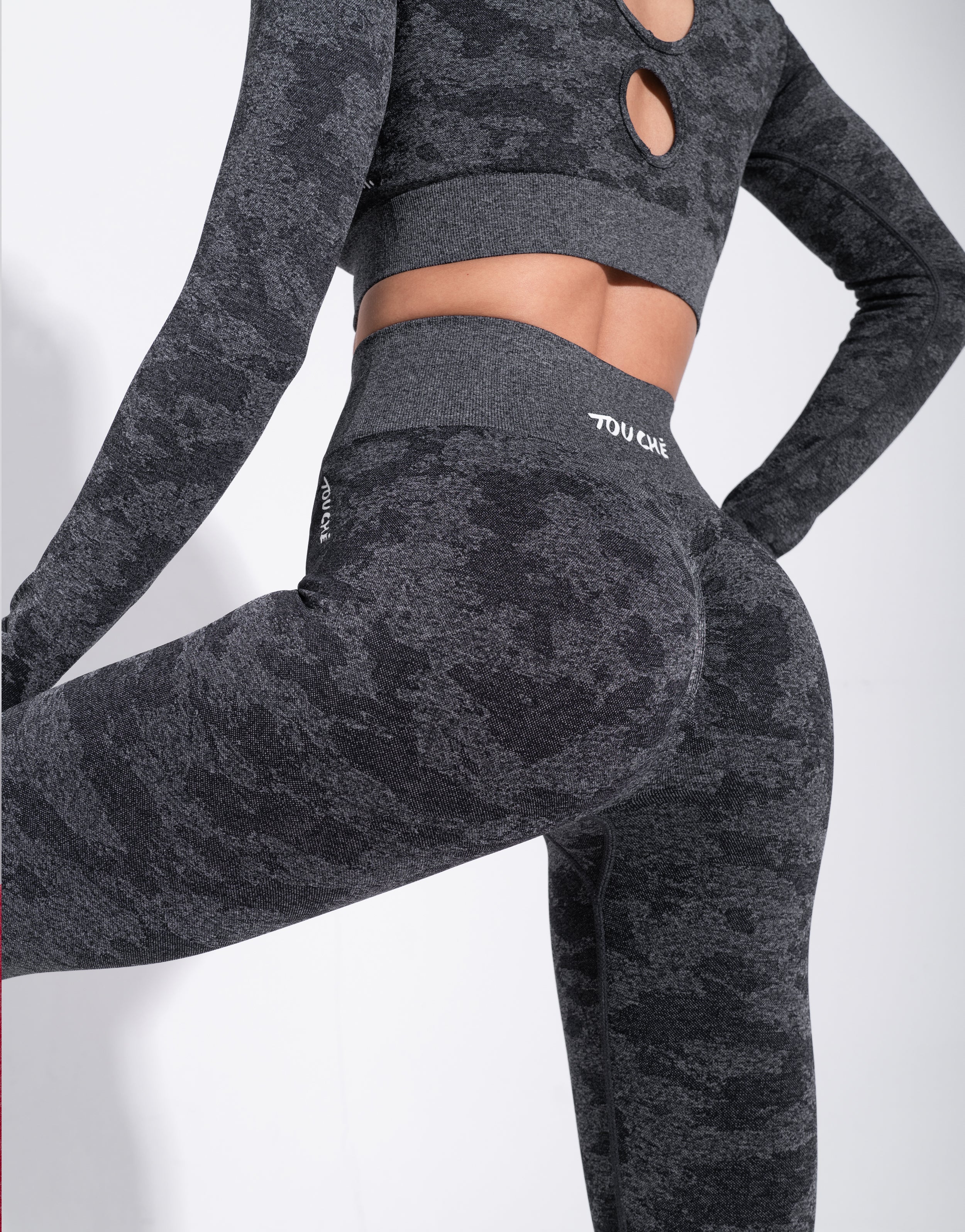 RIBBON BLACK SEAMLESS