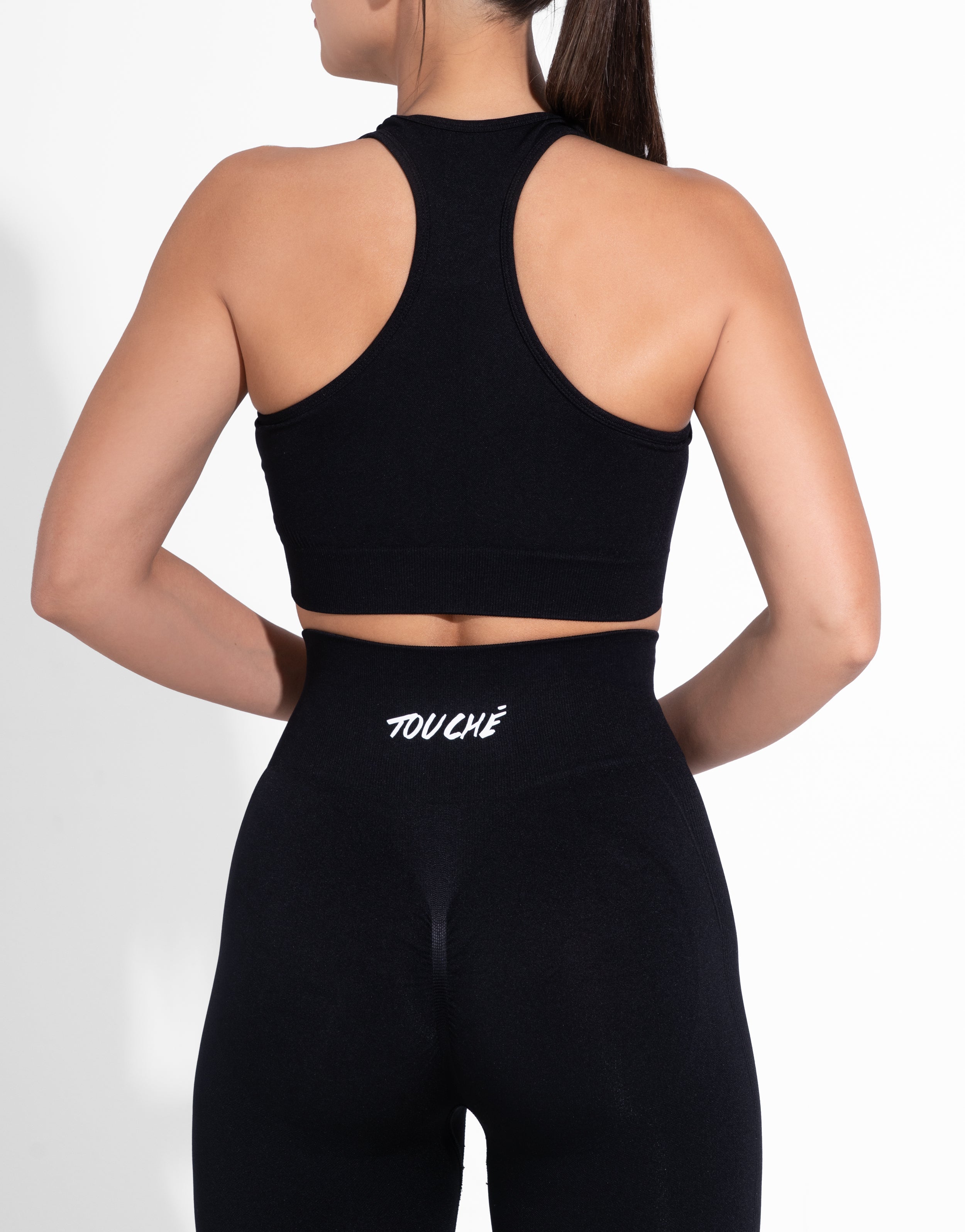 CLASSIC BLACK SEAMLESS TOP