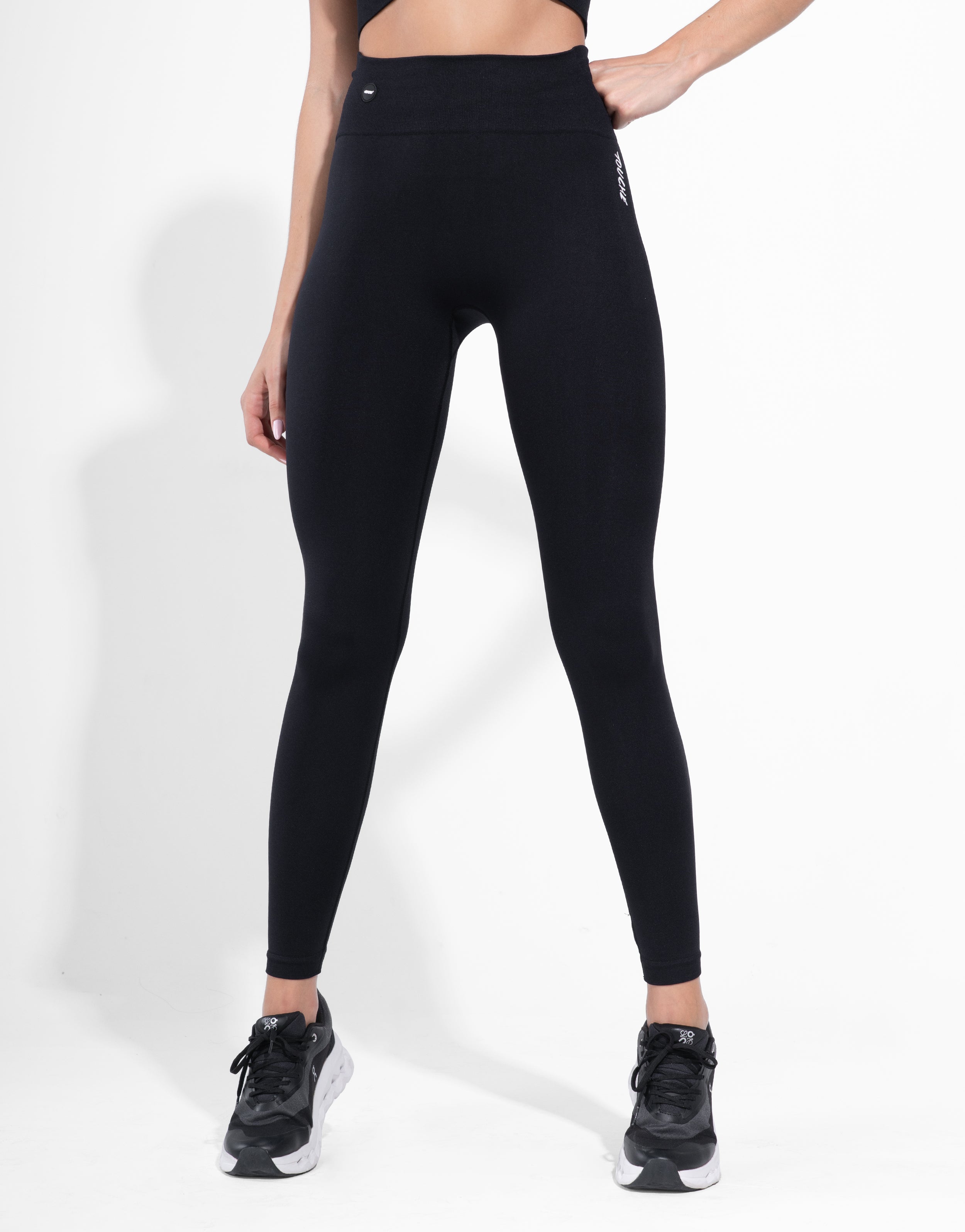 SPORTY BLACK SEAMLESS