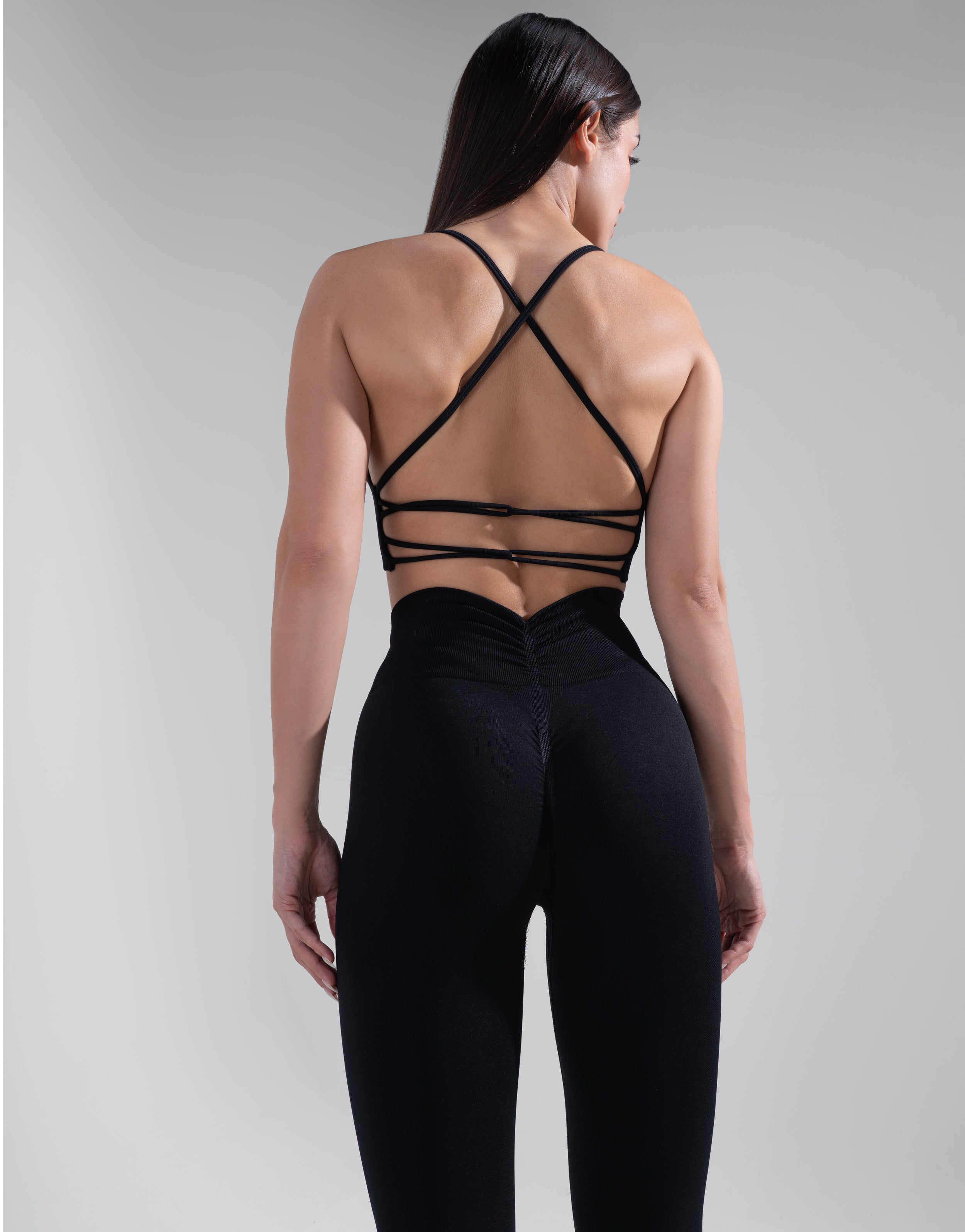 STRAPPY BLACK SEAMLESS