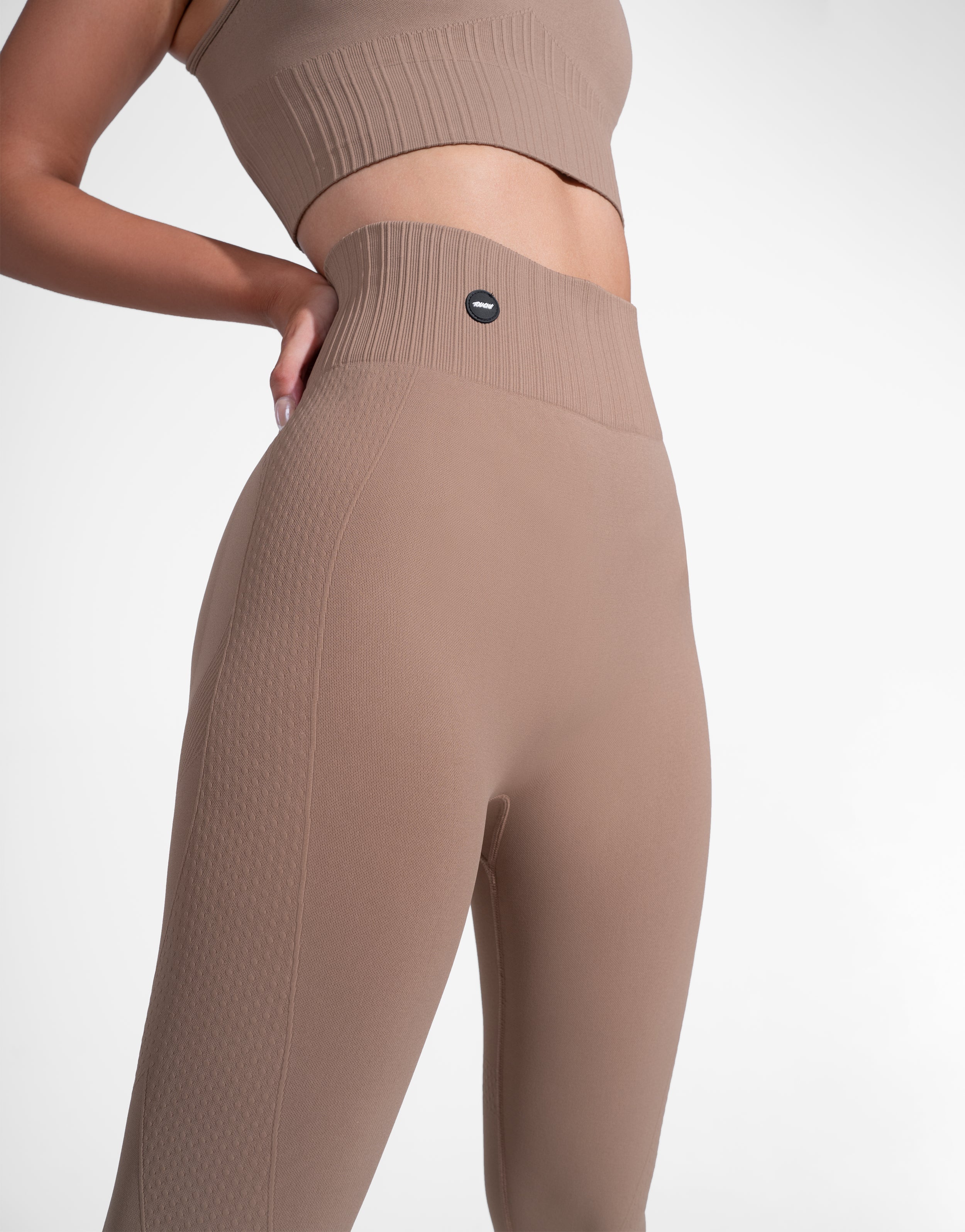 TOON BROWN SEAMLESS