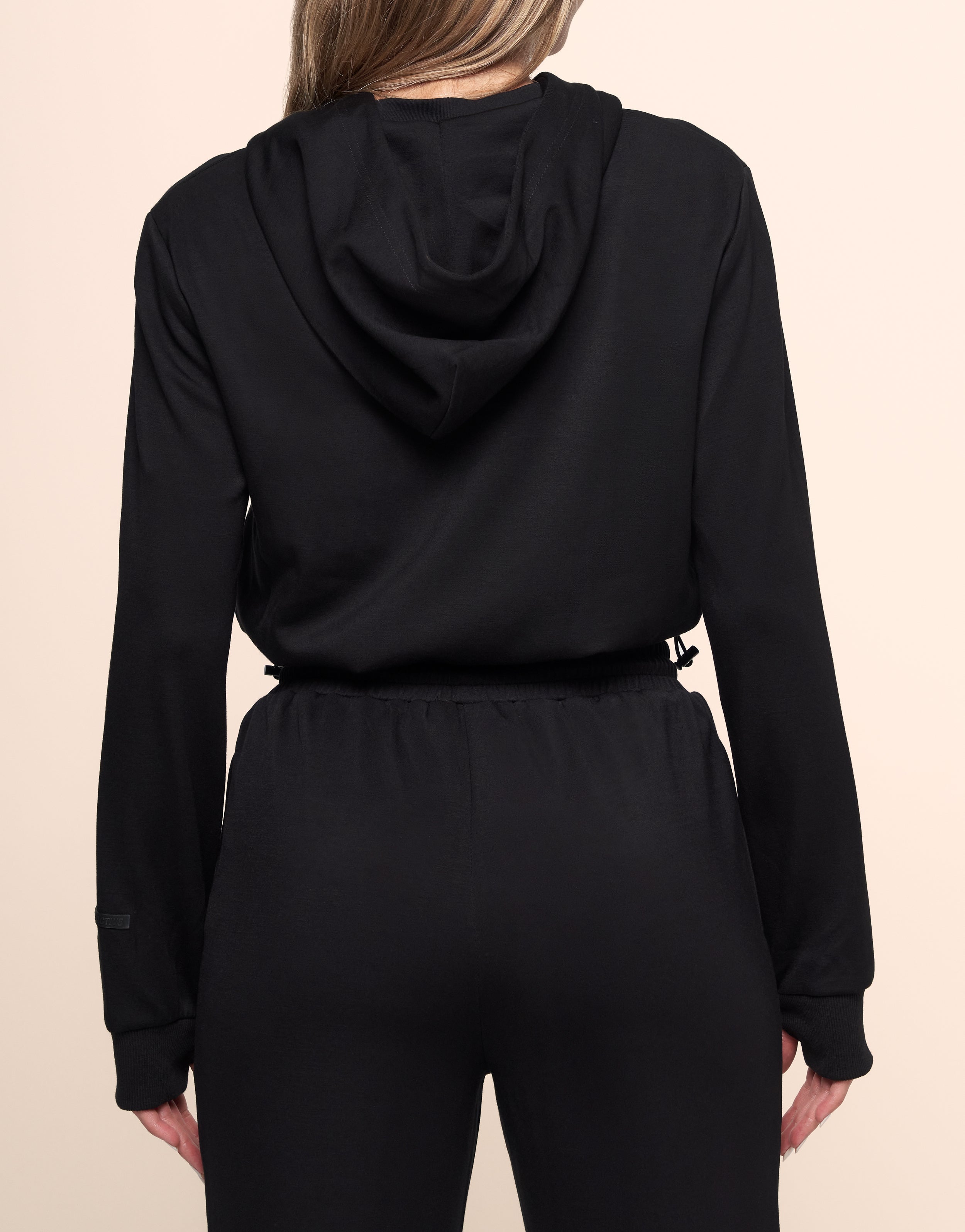 ALPHINE BLACK HOODIE