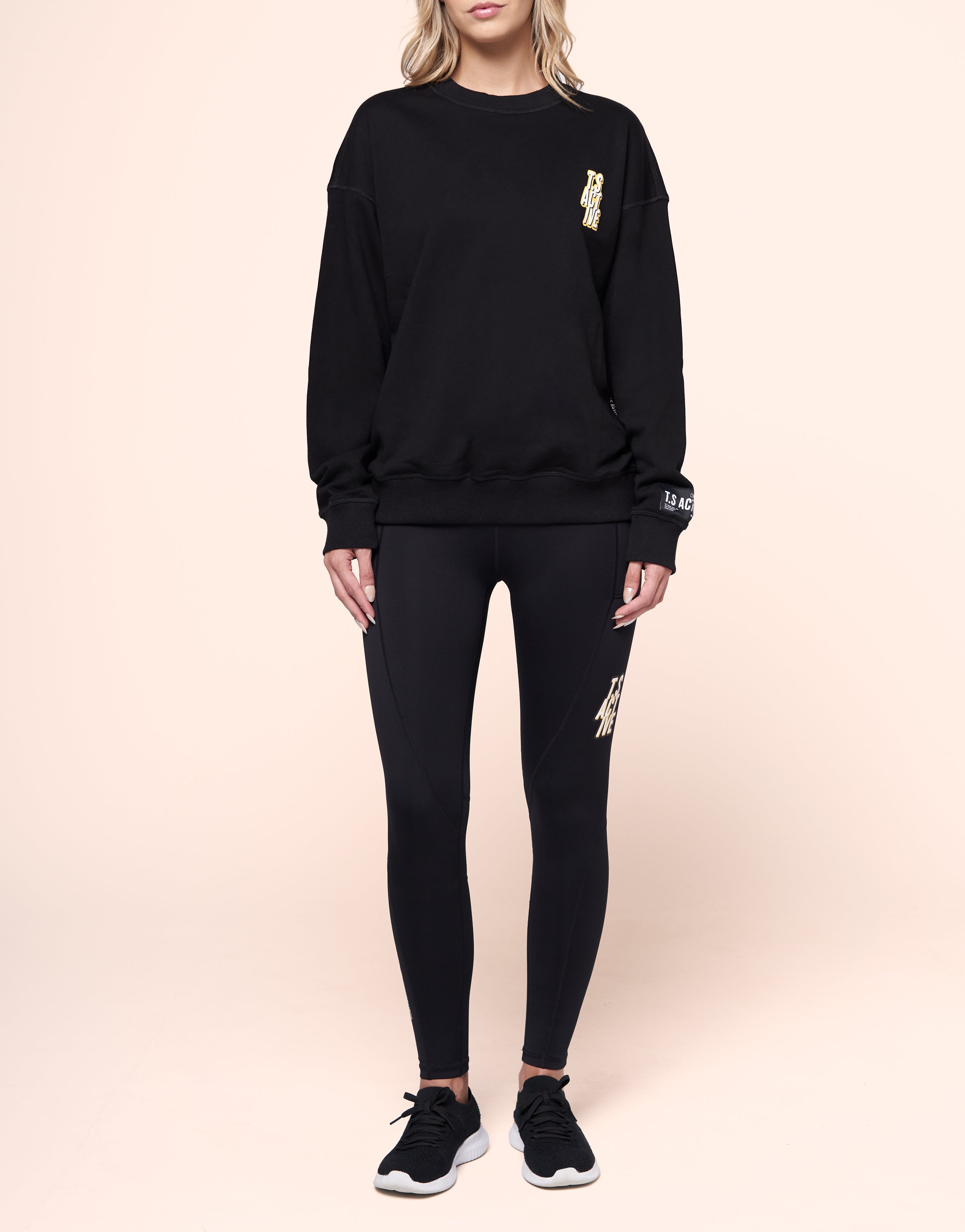 BASE HOODIE