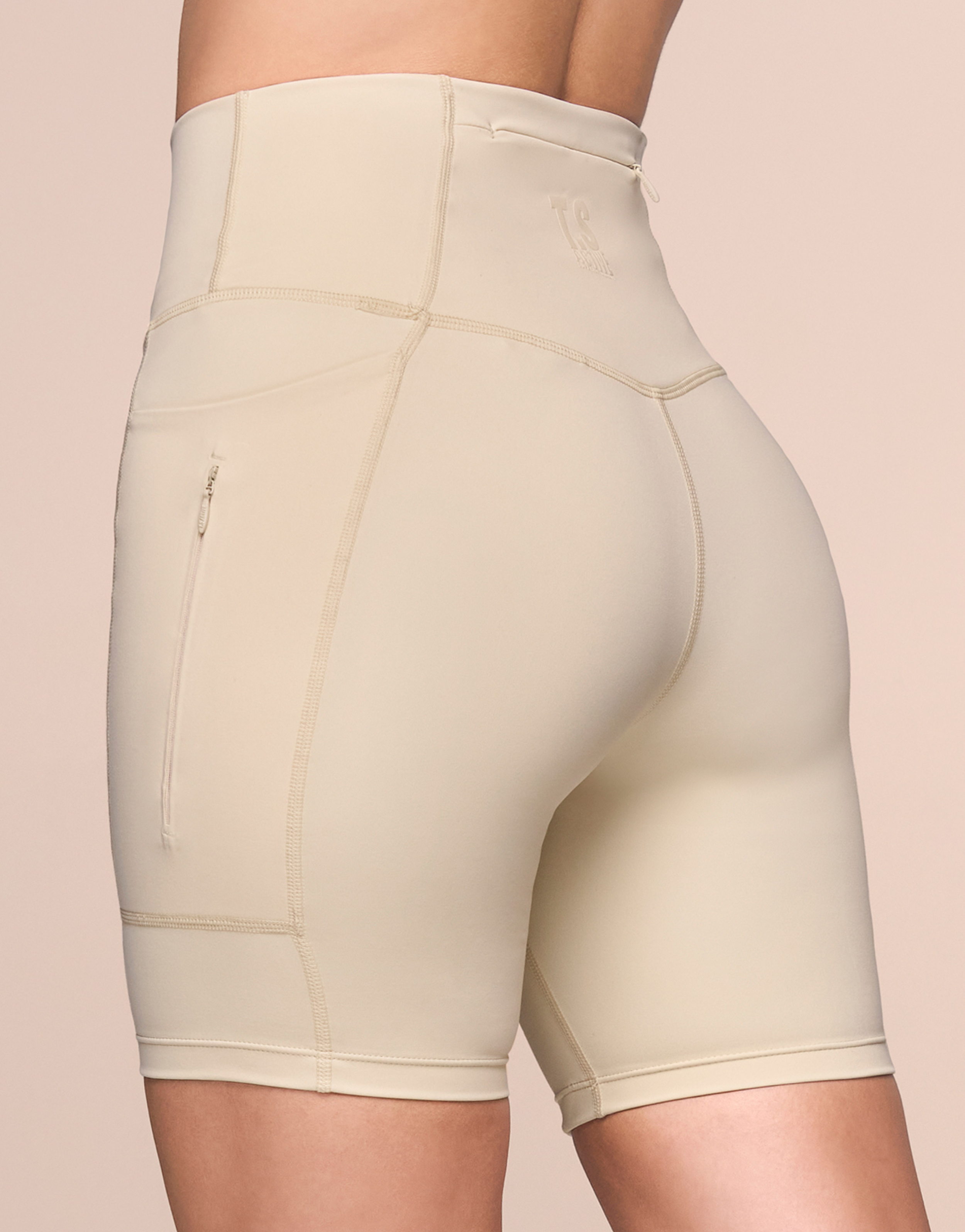 CLOUD WHITE SHORT
