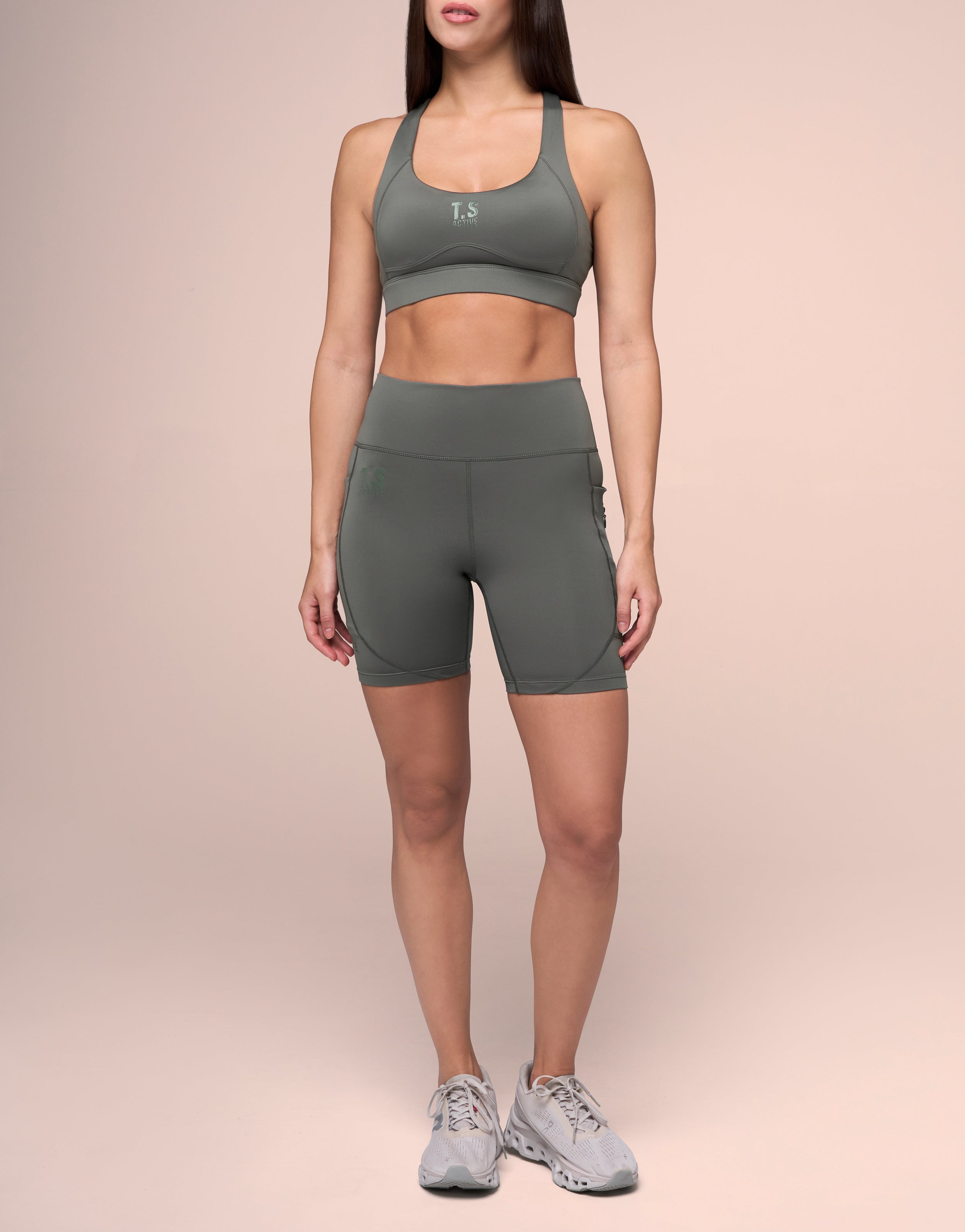 CLOUD BLACK TOP
