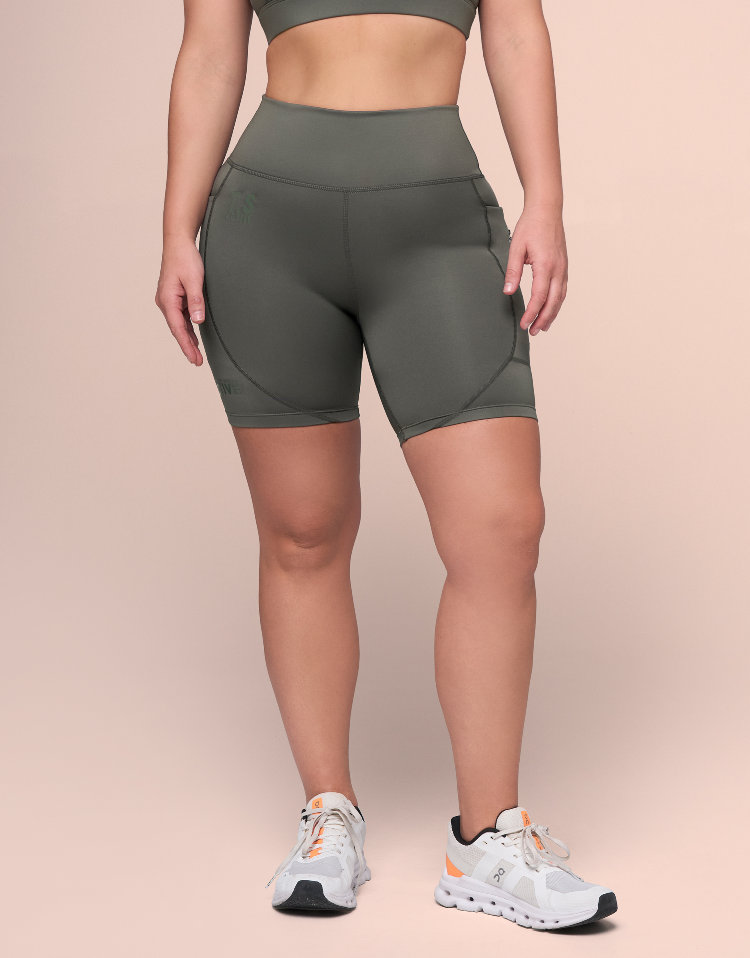 CLOUD BLACK SHORT