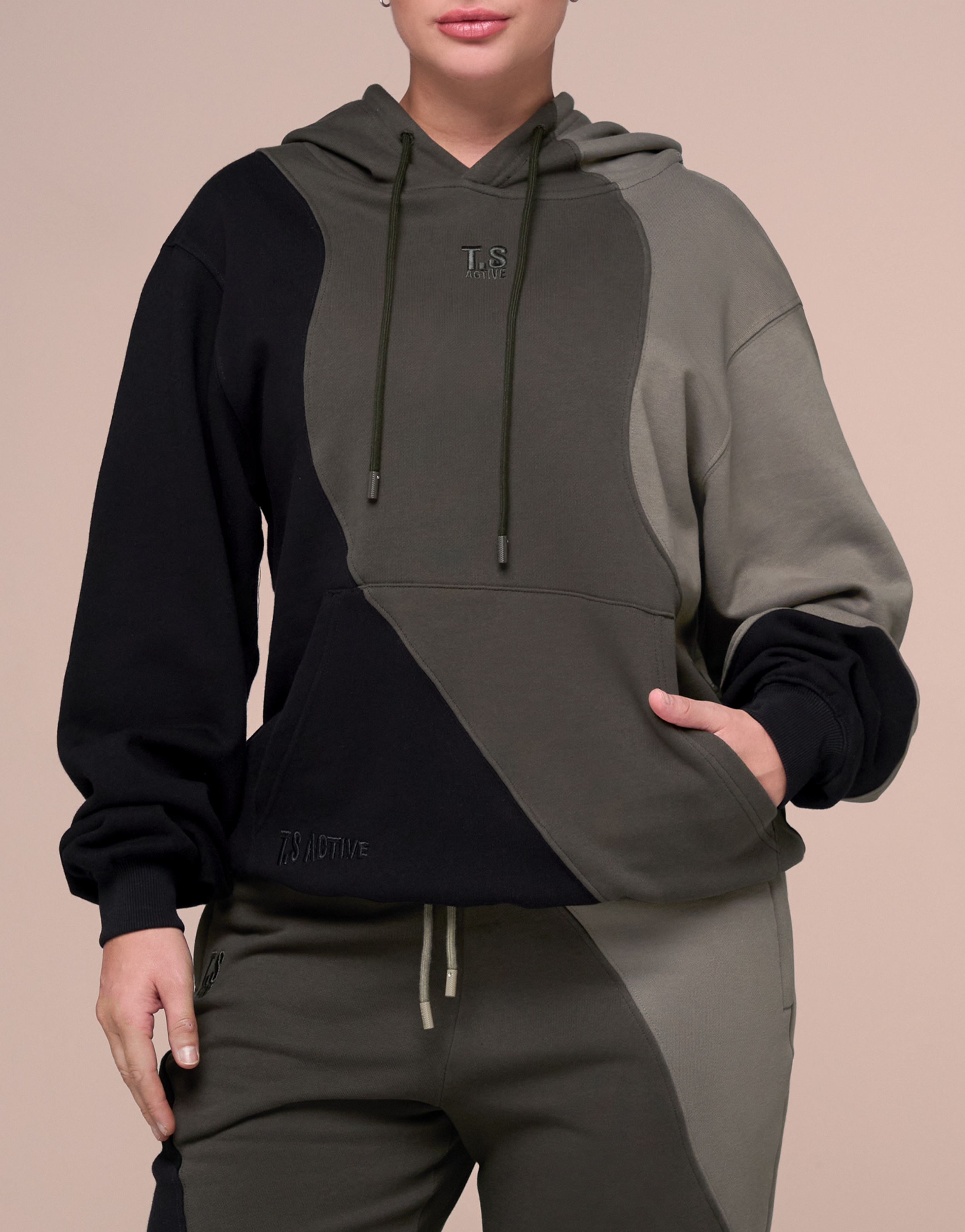 CLOUD BLACK HOODIE